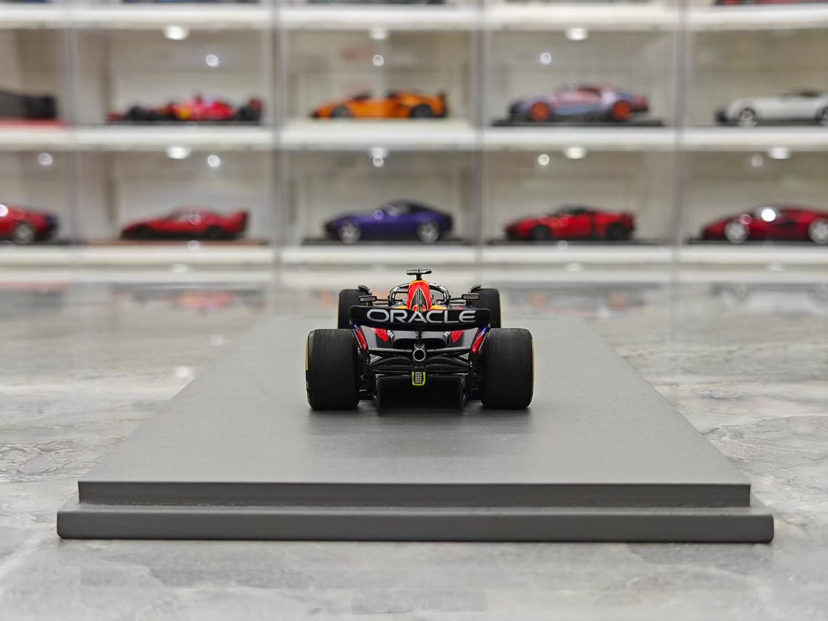 Spark 2023 Qatar – Red Bull RB19 – Verstappen (F1 World Champion) – 1:43 Scale