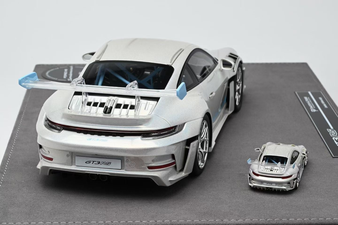 T & P's high-end resin Porsche 911 GT3 RS Sonderwunsch, now in stock in 1/18 and 1/64 scales.