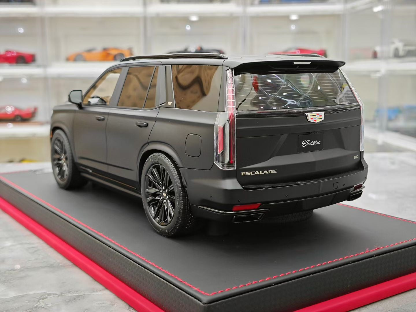 BBA model 1/18 Cadillac Escalade