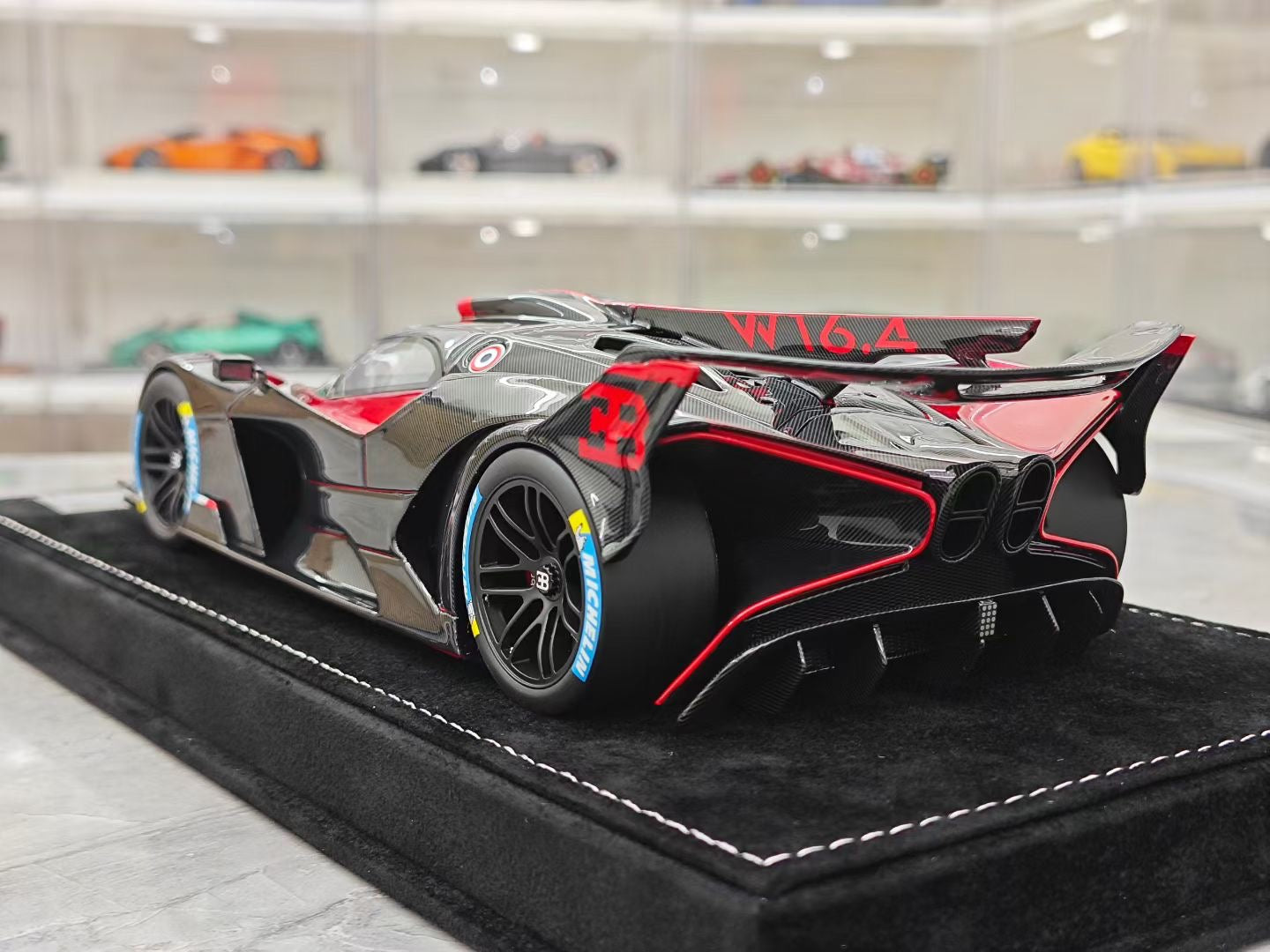 HH Model 1/18 Bugatti Bolide Fireball