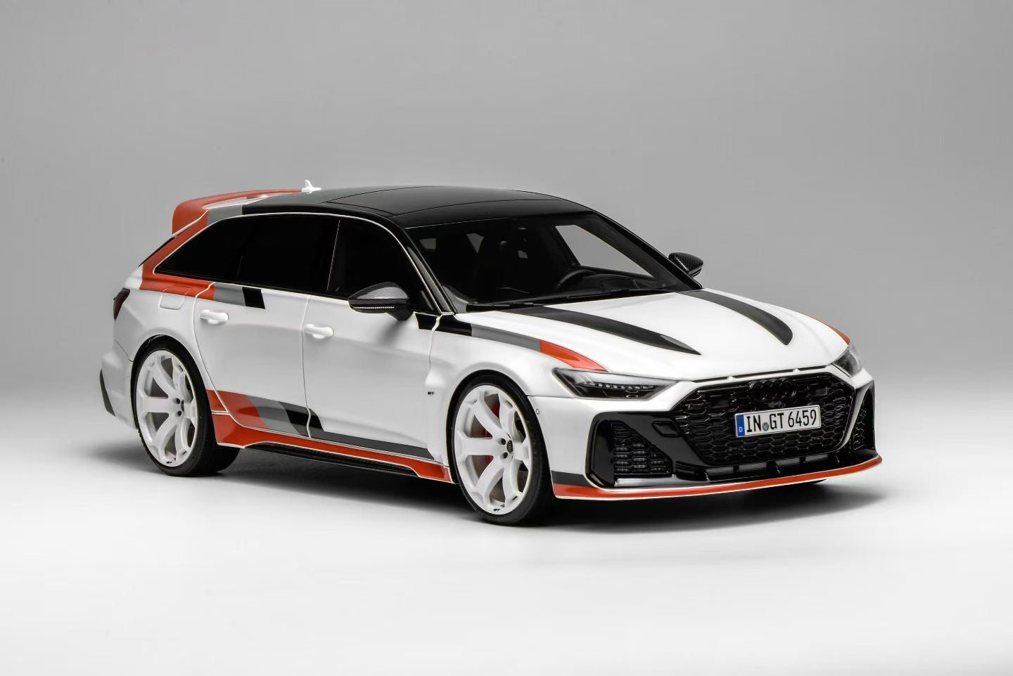 Motorolax 18 scale resin model kits are now available for pre-order! Audi RS 6 Avant GT Acona White/Black/Orange Decals