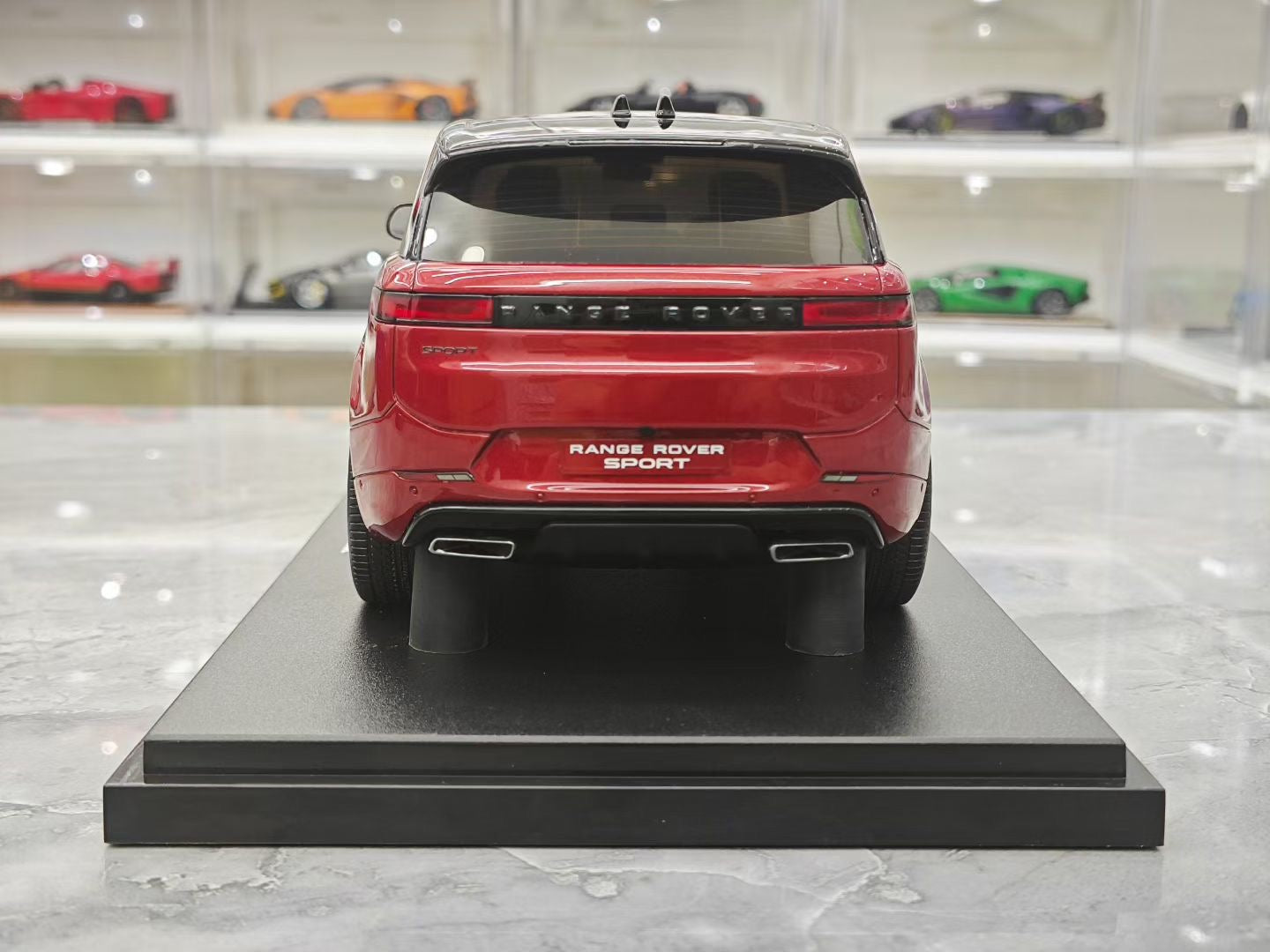 GT Spirit 1/18 Land Rover Range Rover Sport