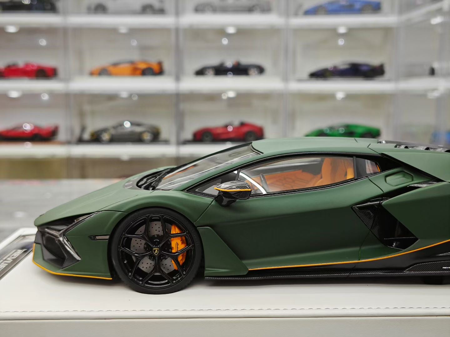 PFM 1/18 Lamborghini Revuelto