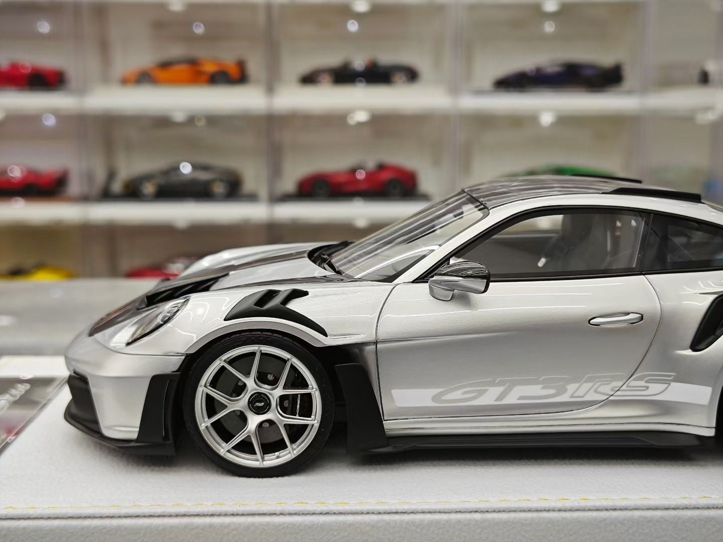 HH Model 1/18 Porsche 992.1 GT3 RS