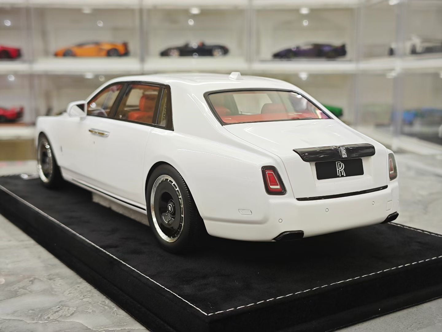 HH Model 1/18 Rolls-Royce Phantom VIII