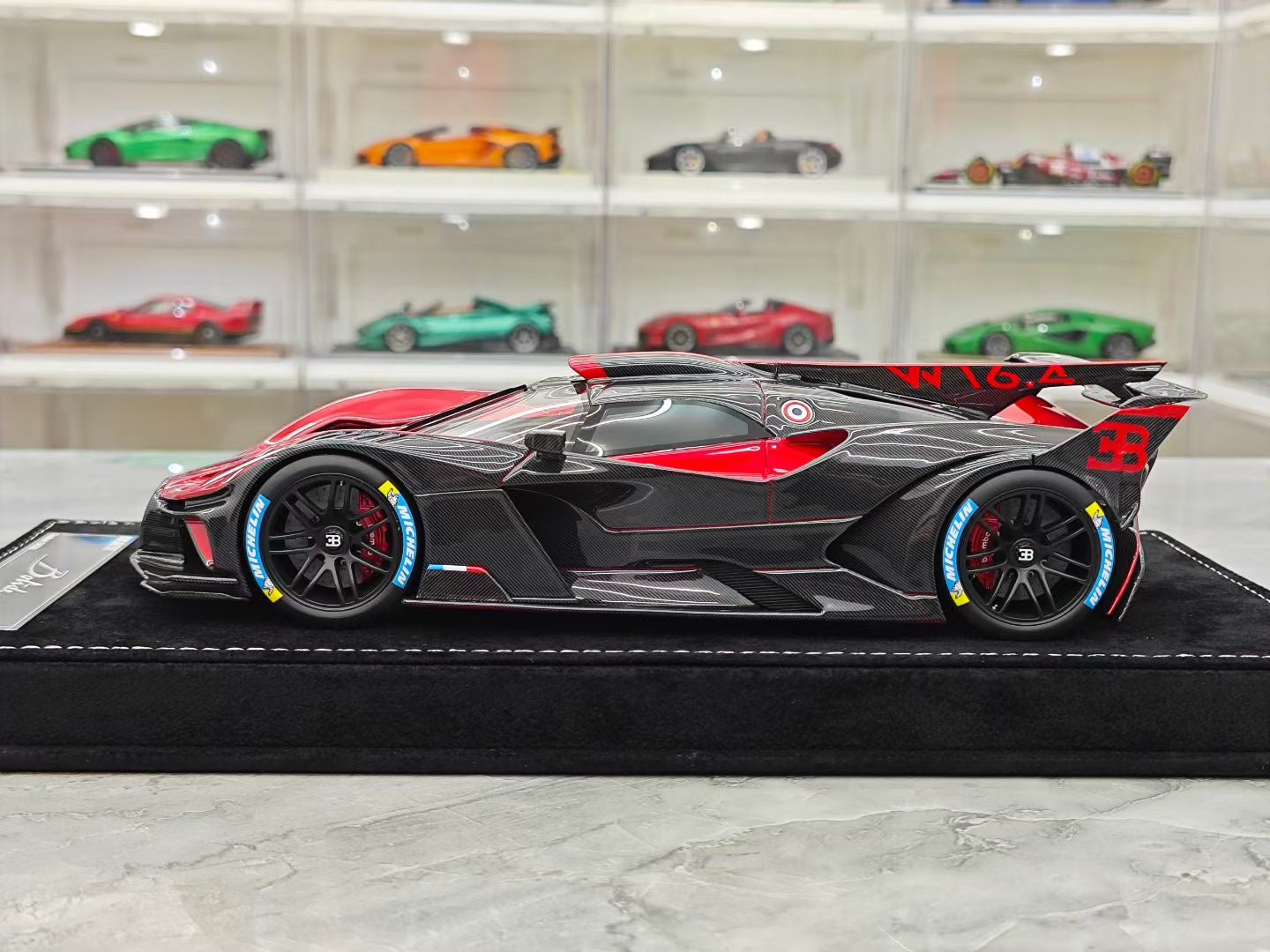 HH Model 1/18 Bugatti Bolide Fireball
