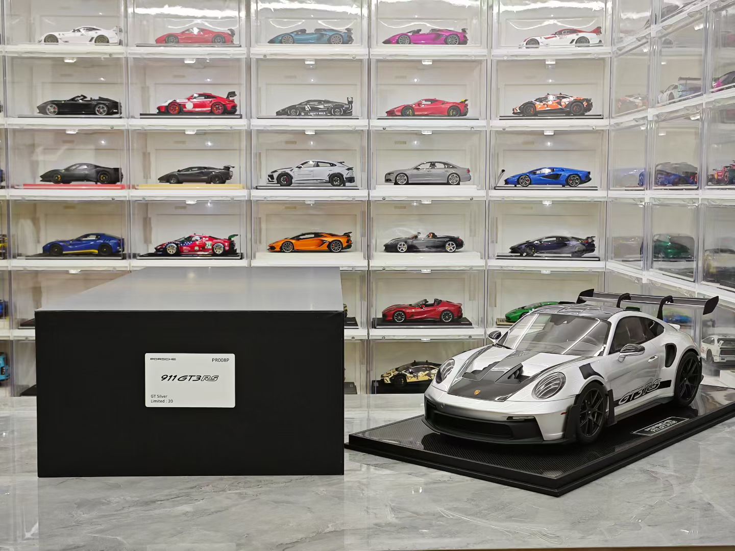 DM 1/8 Porsche 911 GT3RS Weissach Package Limited Edition Car Model