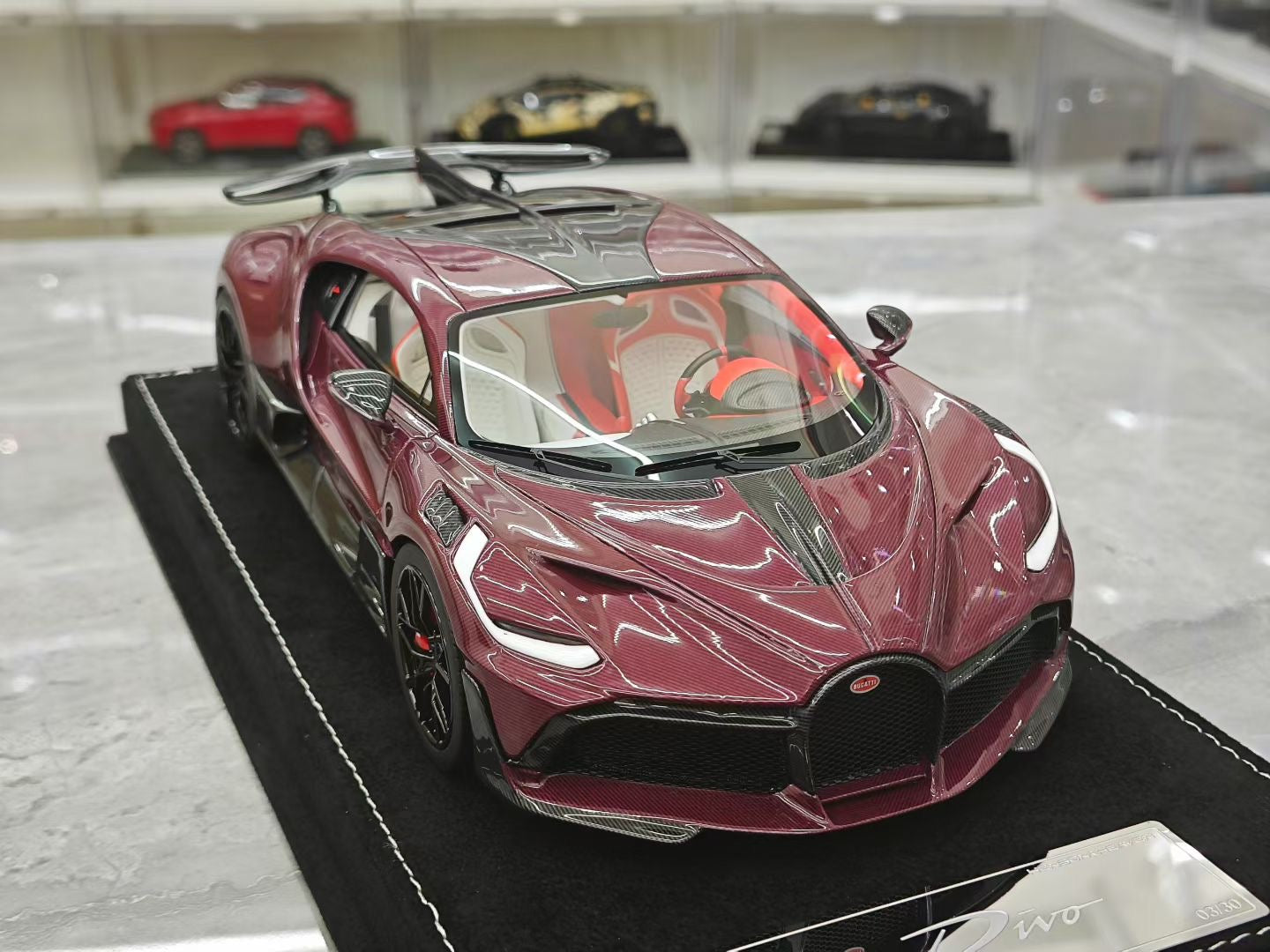 HH Model 1/18 Bugatti Divo Supercar