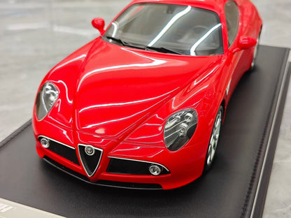 MOTORHELIX 1/18 Alfa Romeo 8C Competizione (2008) – Alfa Red – MH393