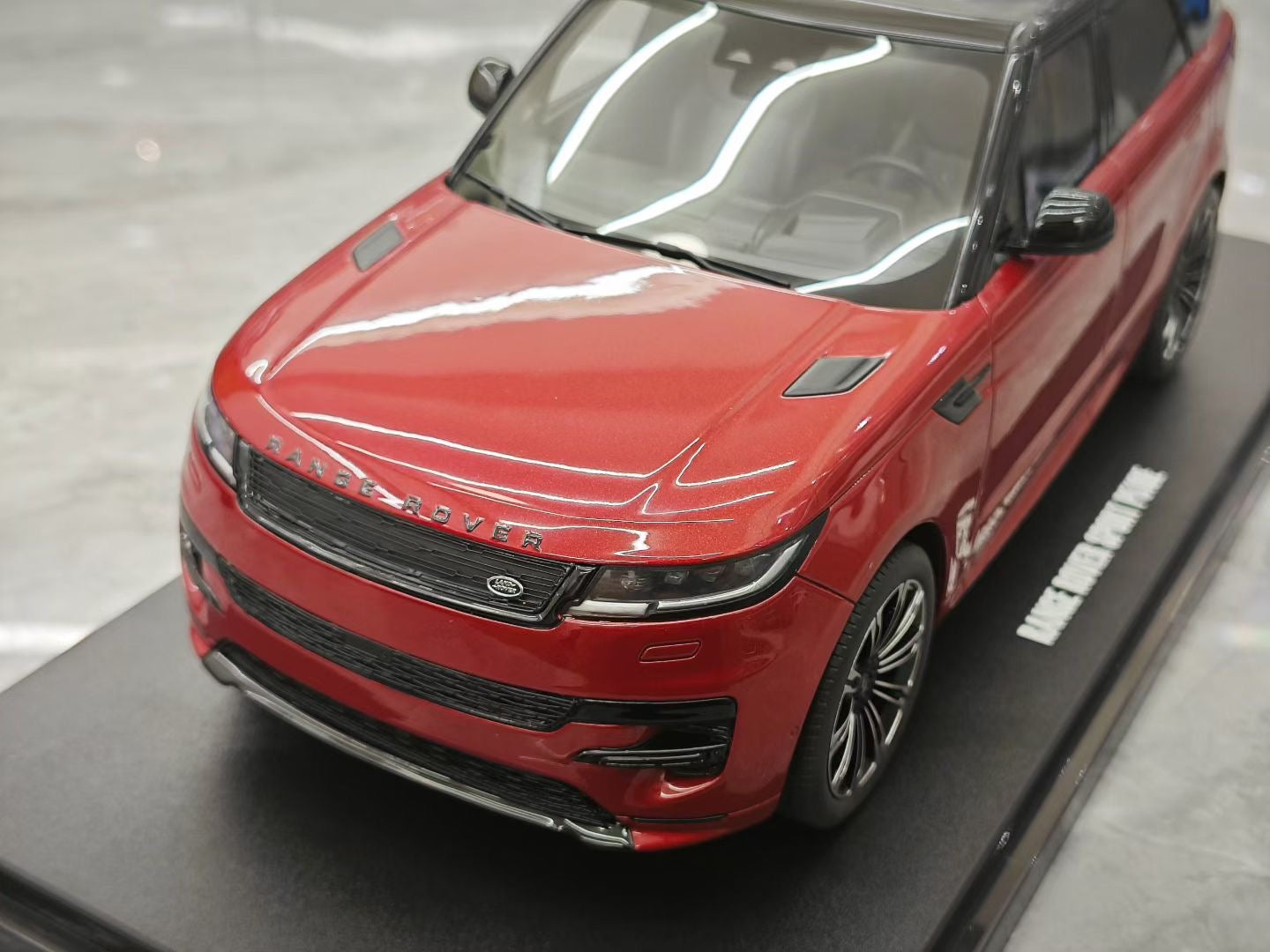 GT Spirit 1/18 Land Rover Range Rover Sport