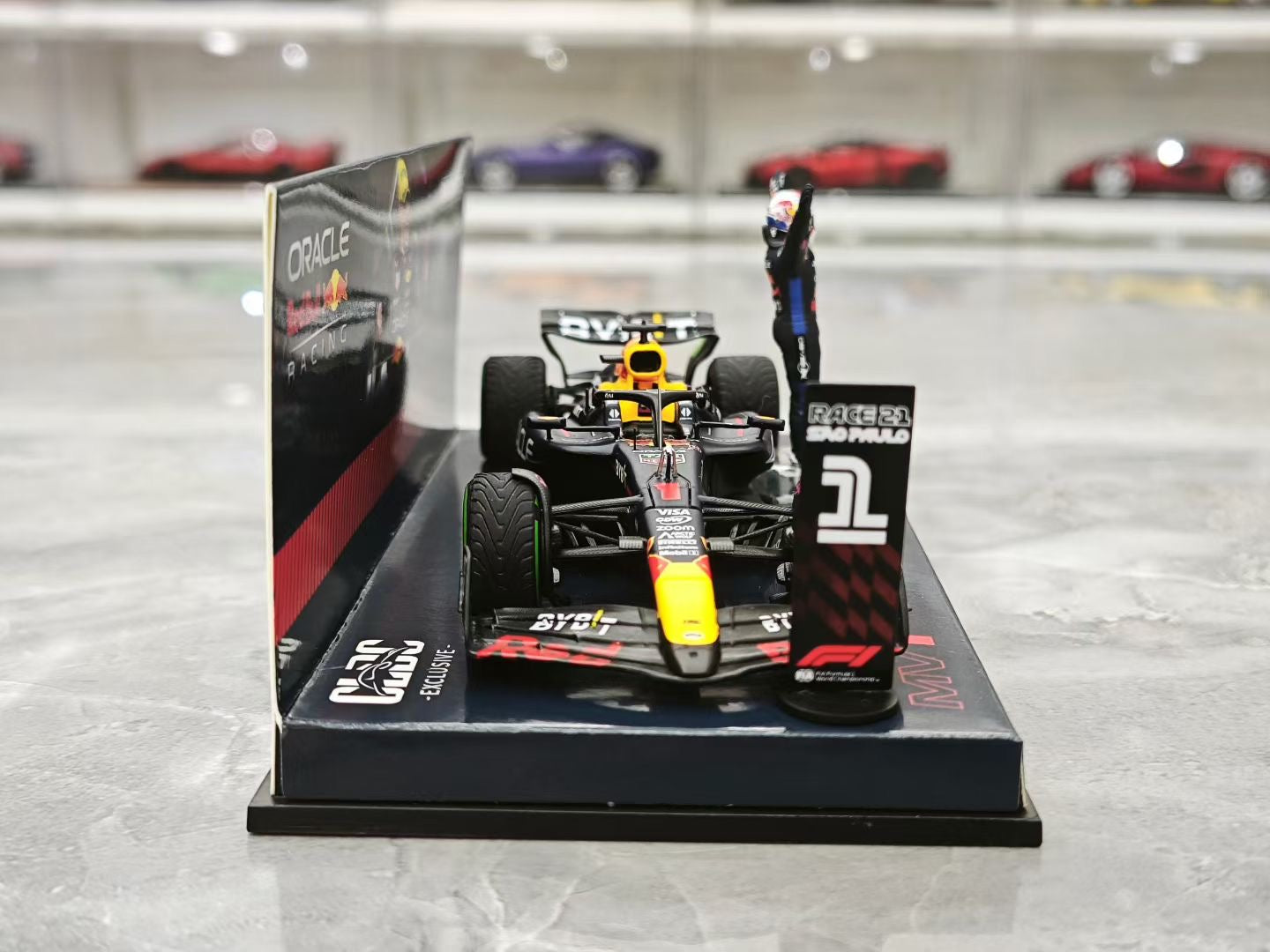 Minichamps 2024 Brazilian GP Red Bull RB20 Verstappen F1 Special Edition 1:43