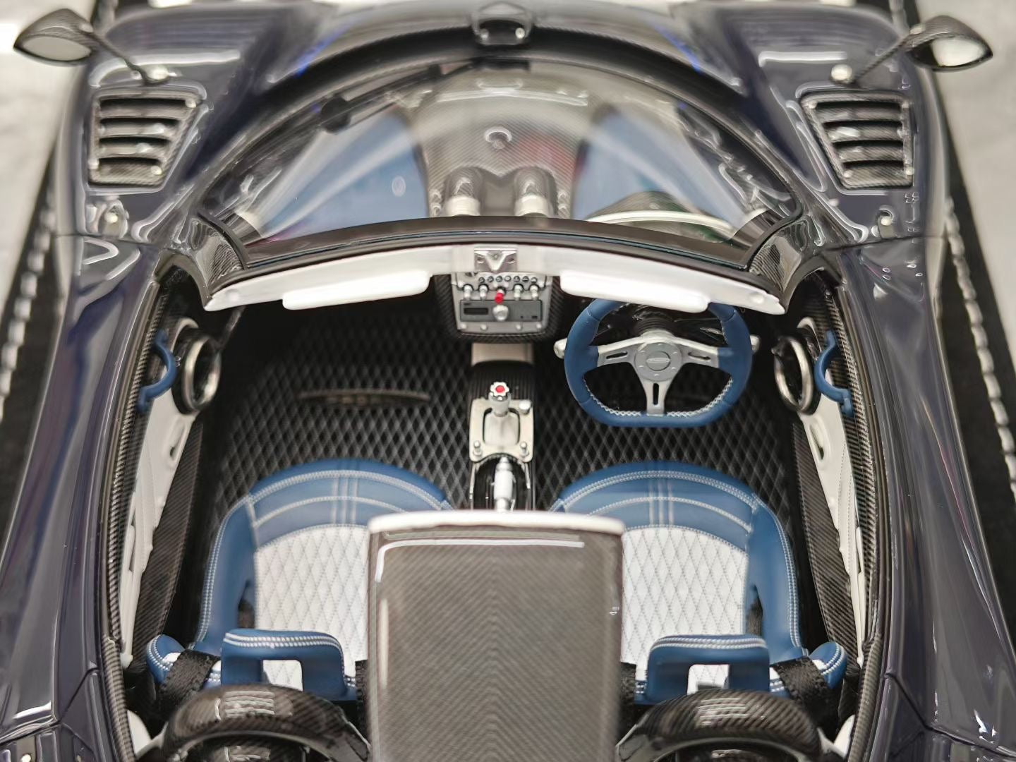 HH Model 1/18 Pagani Zonda Roadster 760 Convertible