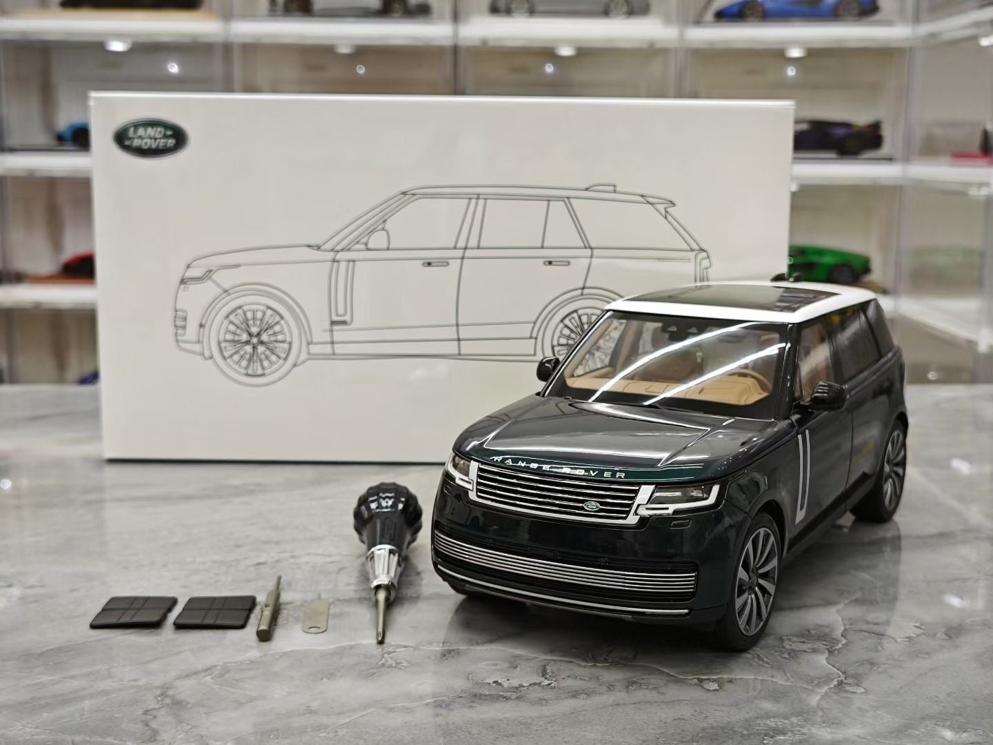 LCD 1/18 Land Rover Range Rover Grand Creation Long Wheelbase Edition