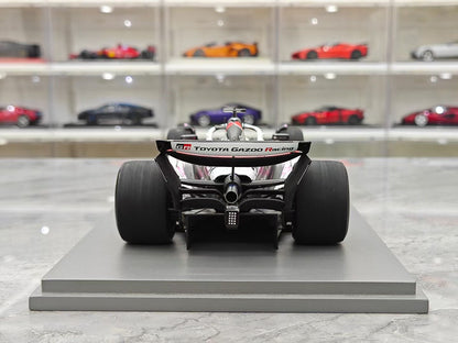 Spark 2025 Japanese GP – Haas VF-25 (Sakura Special Livery) – Ocon F1 – 1:18 Scale