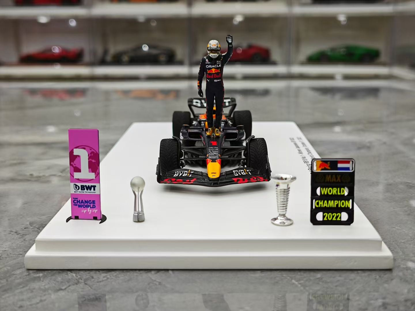 SMC Spark 1/43 2022 Japanese Grand Prix - Verstappen, two F1 championships