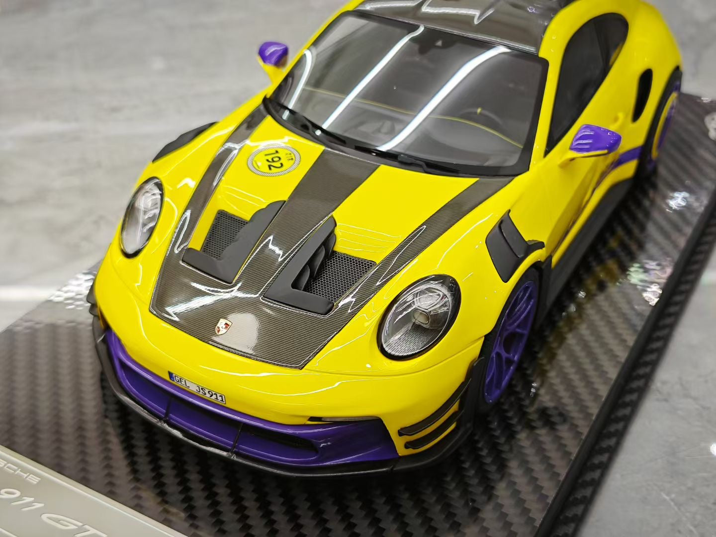 VIP 1/18 Porsche 911 GT3 RS - Manthey Racing