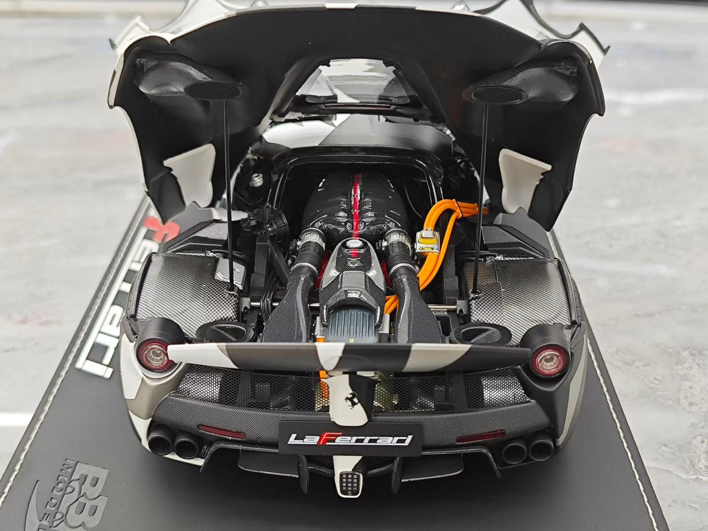 BBR 1/18 Ferrari LaFerrari Alloy Fully Deployed