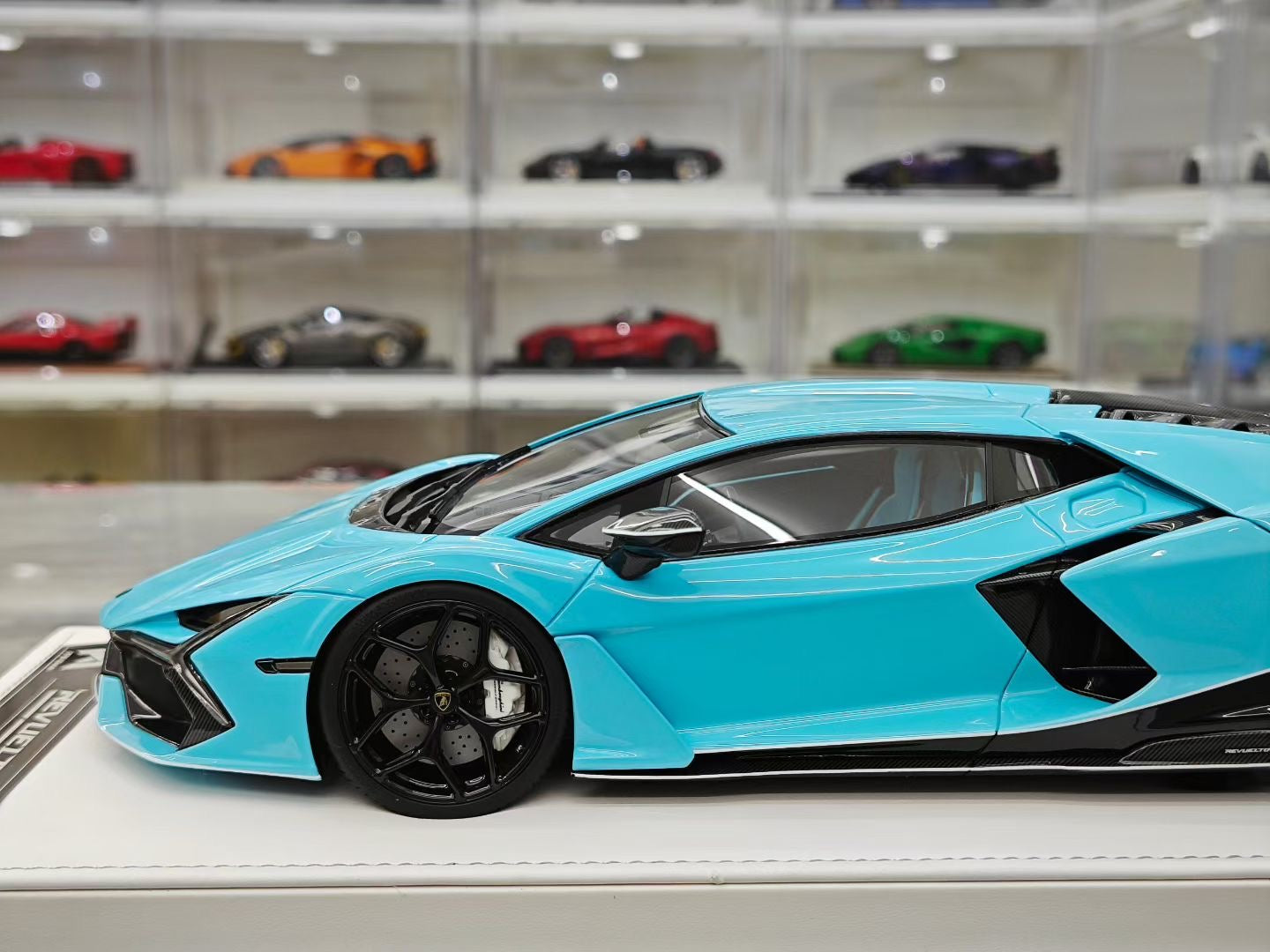 PFM 1/18 Lamborghini Revuelto