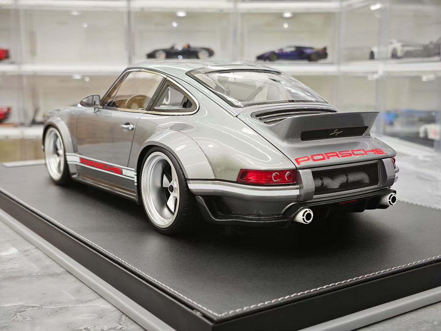 IVY 1/12 Porsche 911 Singer DLS