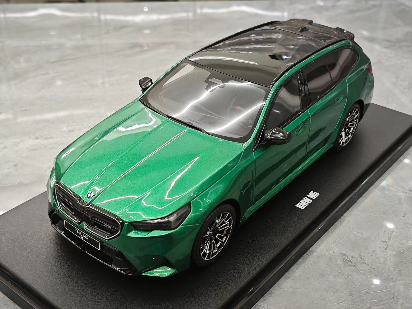 GT Spirit 1/18 BMW M5 Touring Isle