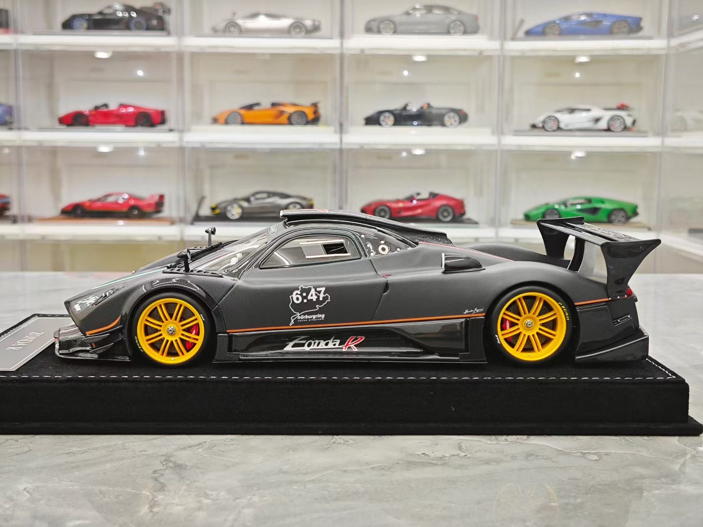 HH Model 1/18 Pagani Zonda R Evolution model