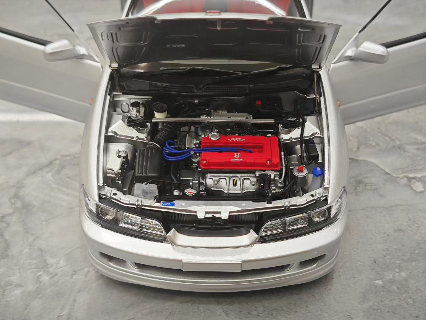 MH 1/18 Honda Civic Type R DC2