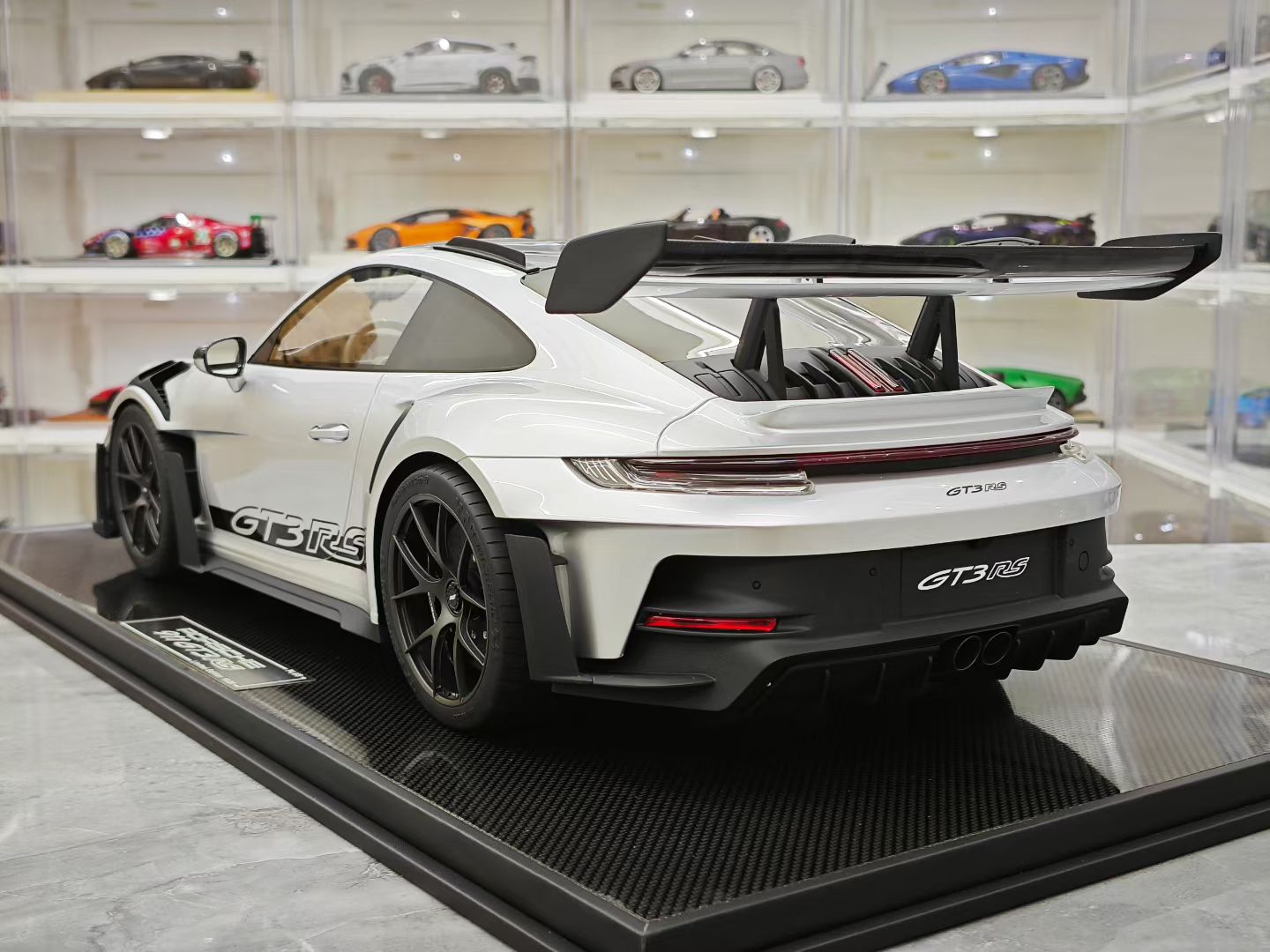 DM 1/8 Porsche 911 GT3RS Weissach Package Limited Edition Car Model