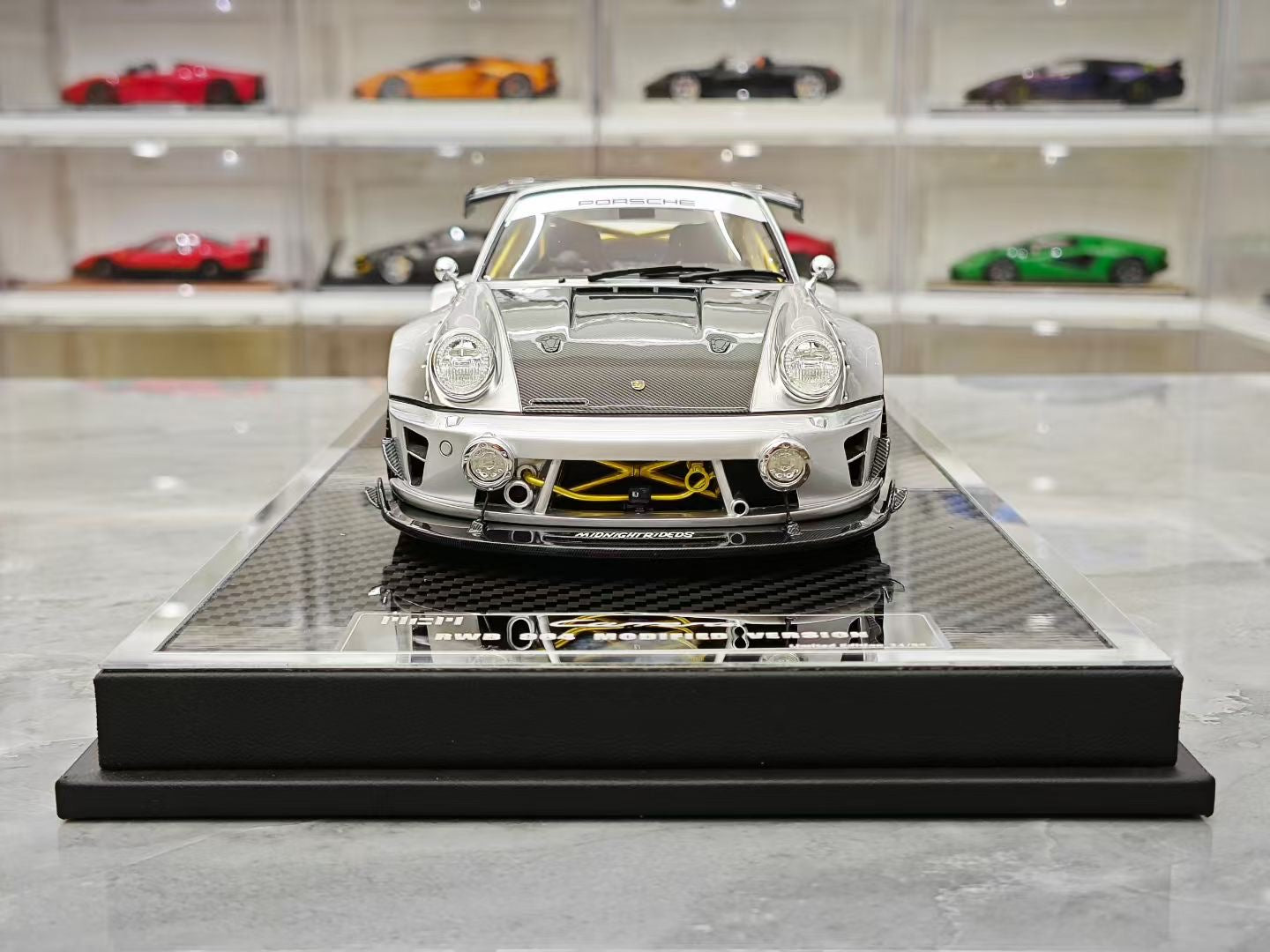 MCM 1/18 heavily modified Porsche 964 RWB widebody
