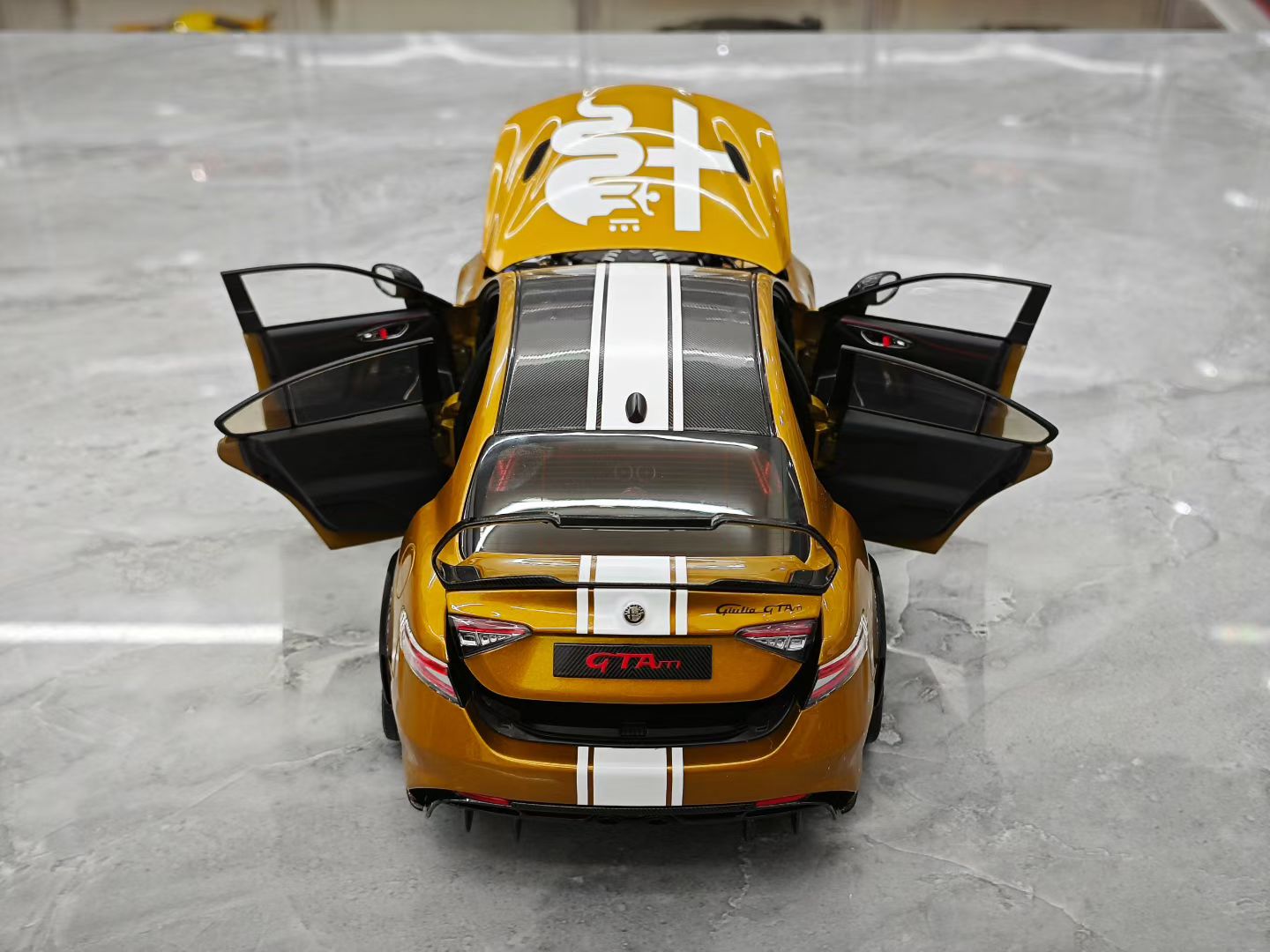 MH 1/18 Alfa Romeo Giulia GTAm