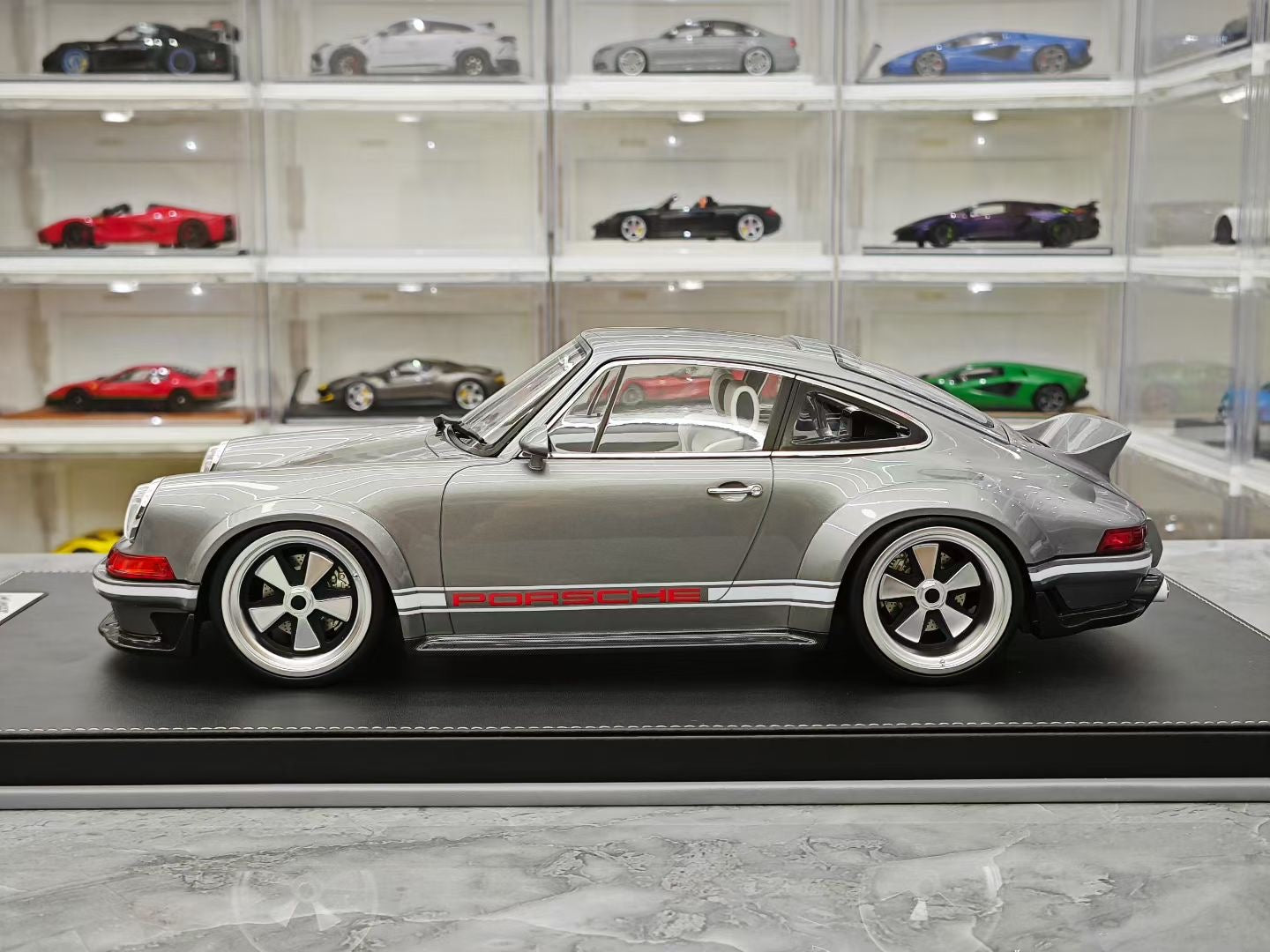 IVY 1/12 Porsche 911 Singer DLS