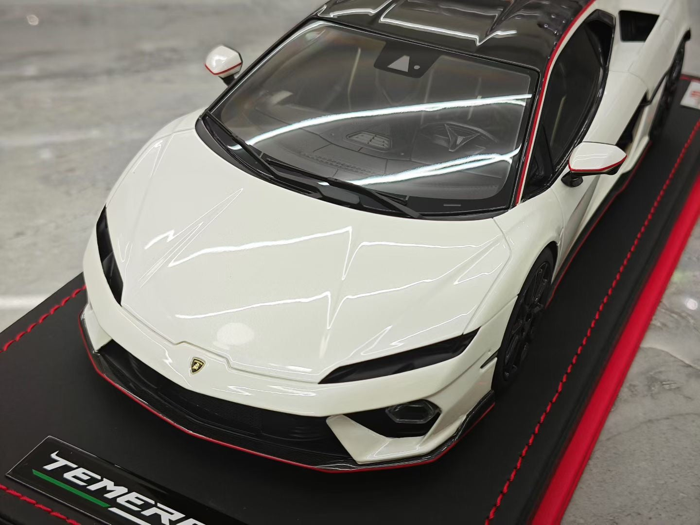 MR 1/18 Lamborghini New Temerario AP