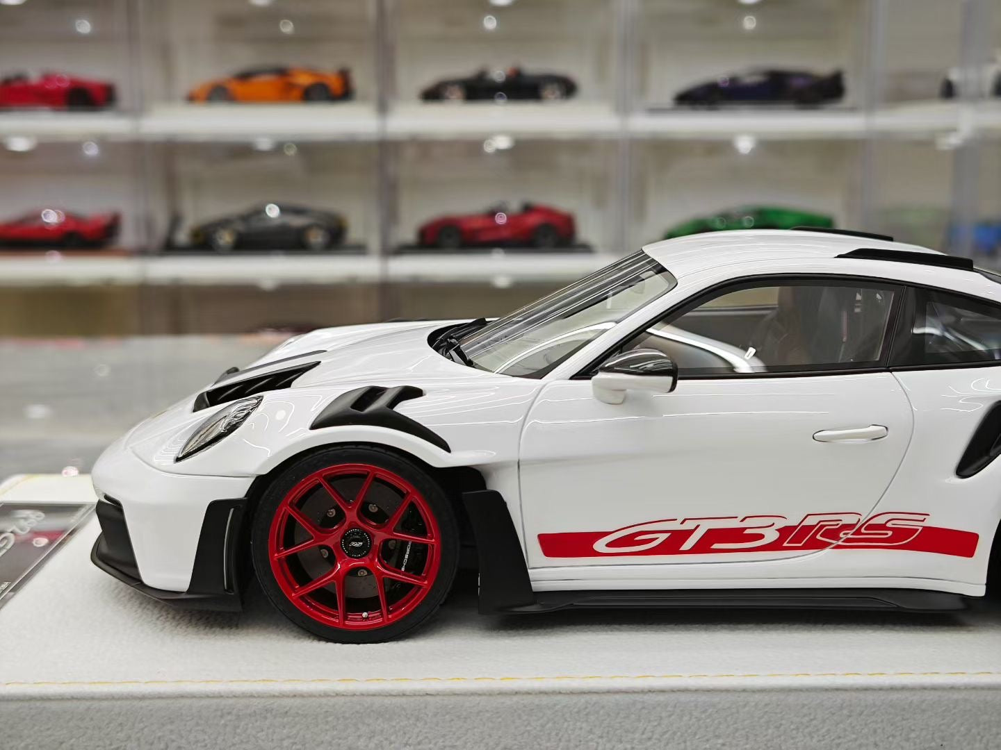 HH Model 1/18 Porsche 992.1 GT3 RS