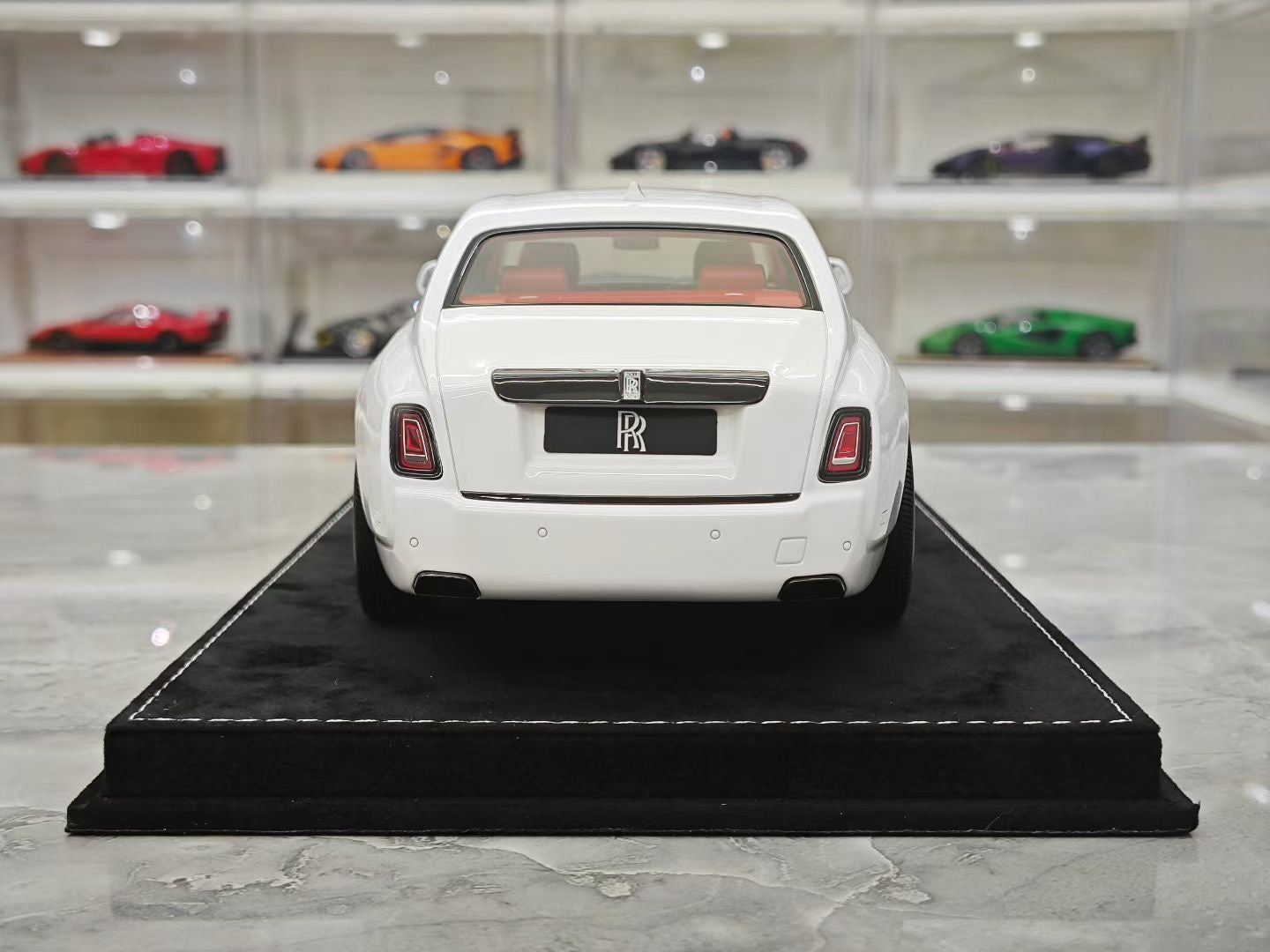 HH Model 1/18 Rolls-Royce Phantom VIII