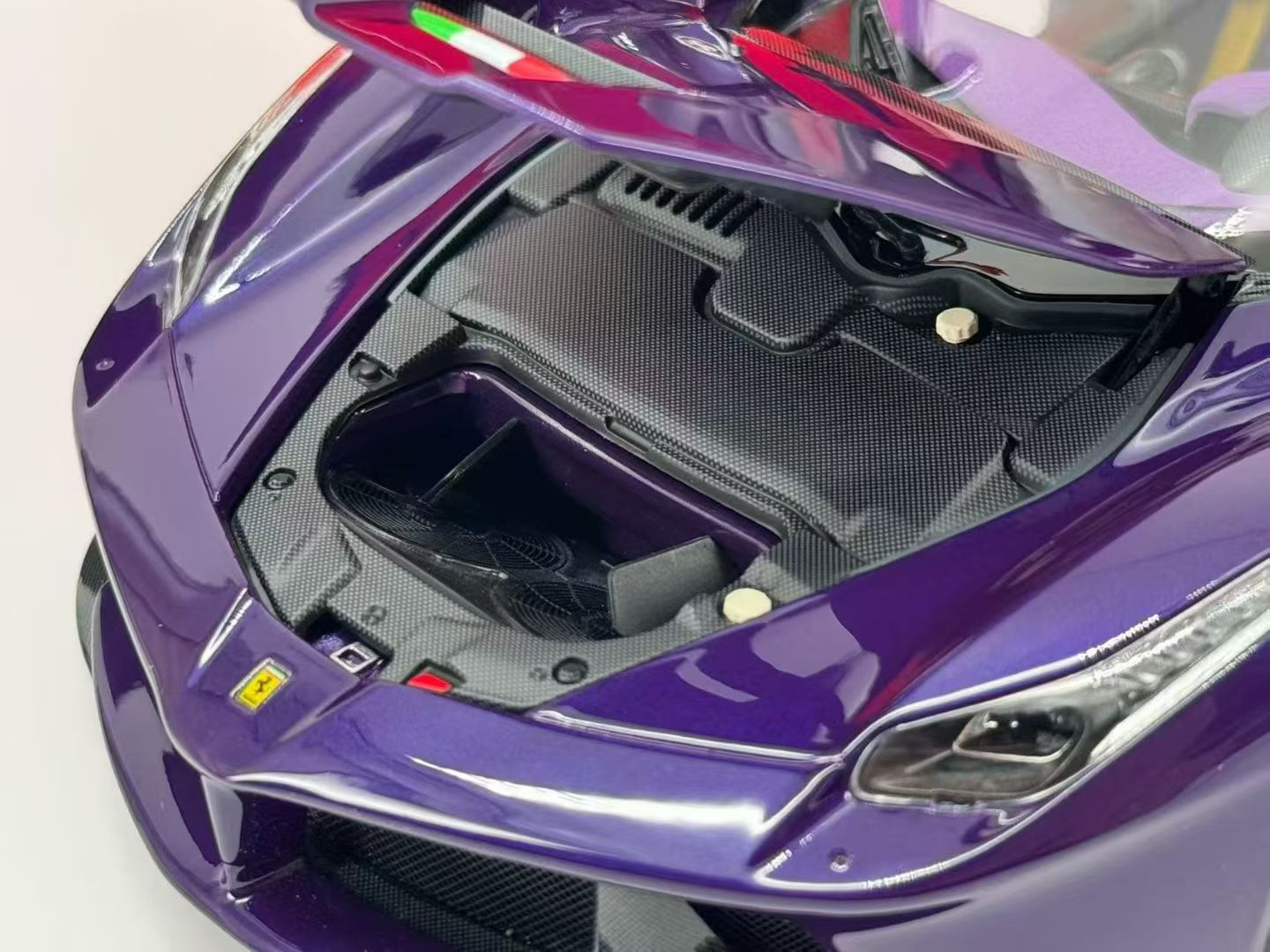 BBR Alloy Car Pre-sale 1/18 Ferrari "LaFerrari" Alloy LaFerrari Full Edition Purple Dubai
