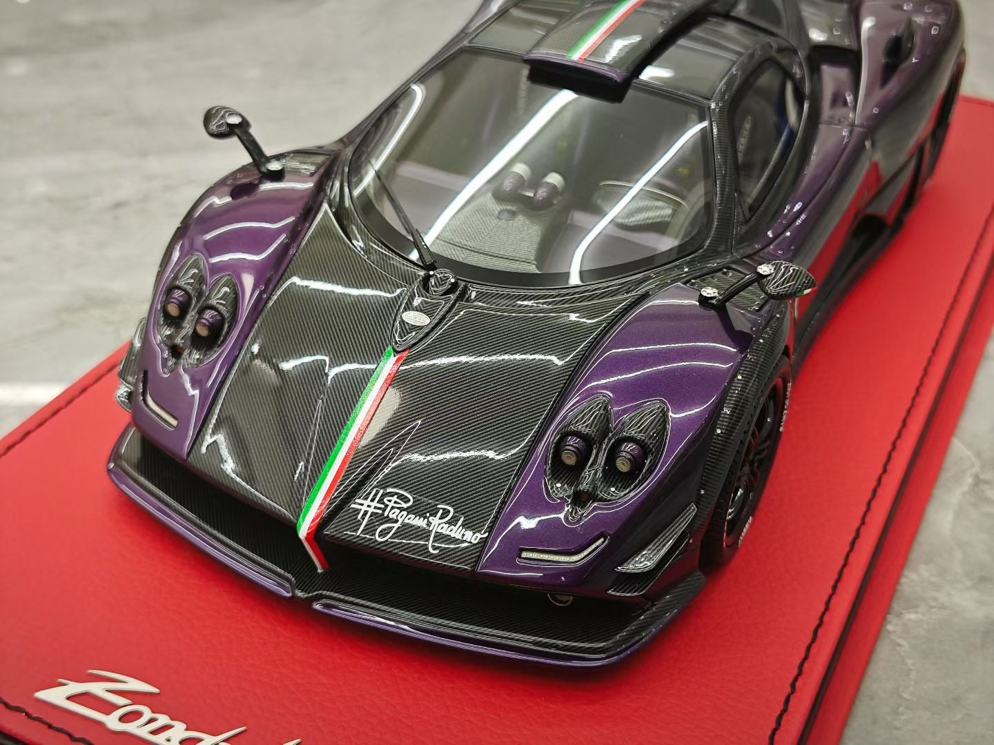 Peako 1/18 Pagani Brown Tower Fantasma Evo