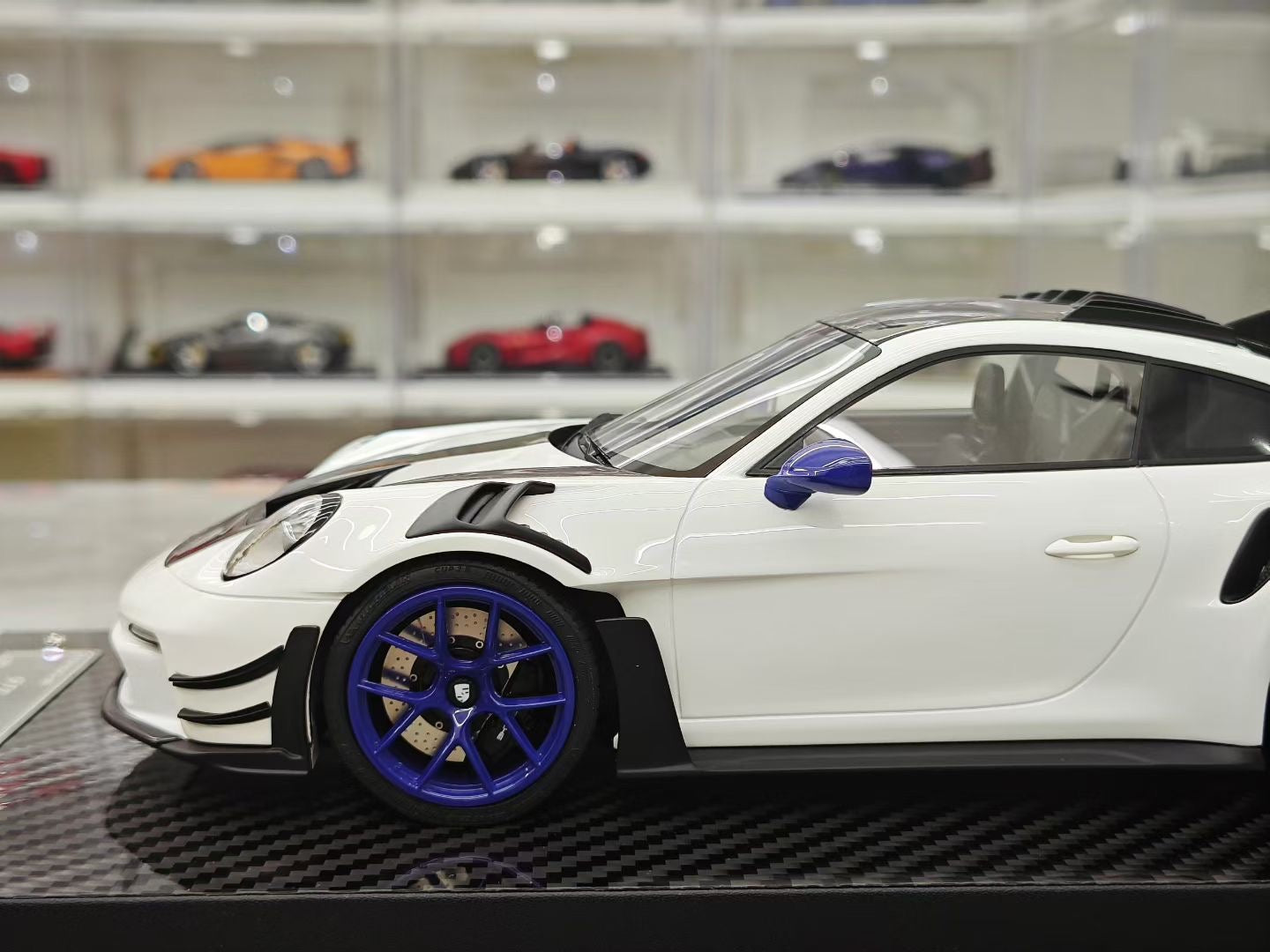 VIP 1/18 Porsche 911 GT3 RS - Manthey Racing