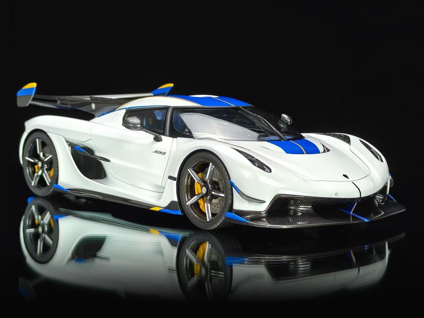Frontiart 1/18 Koenigsegg Jesko Crystal White