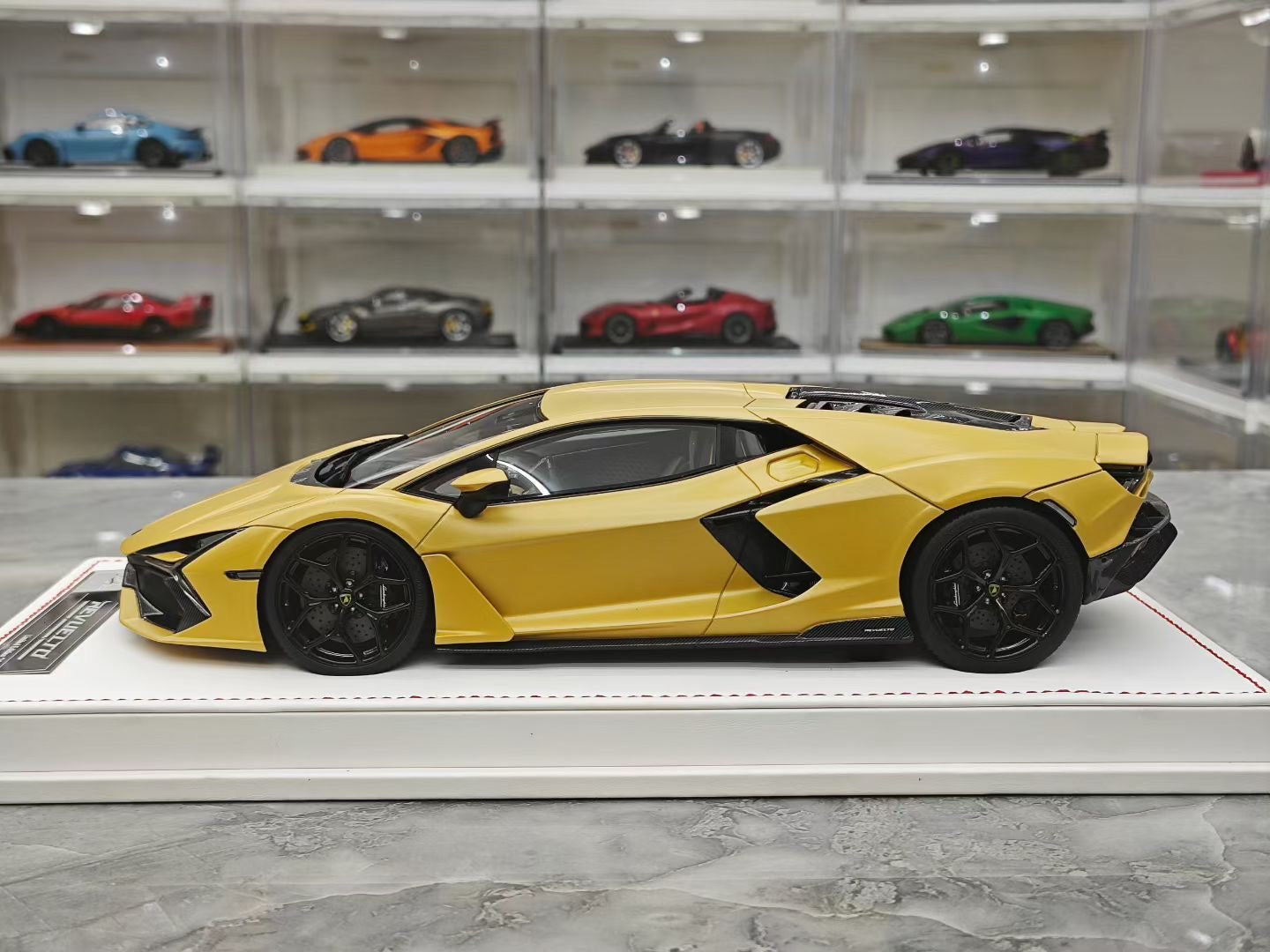 IVY 1/18 Lamborghini Revuelto
