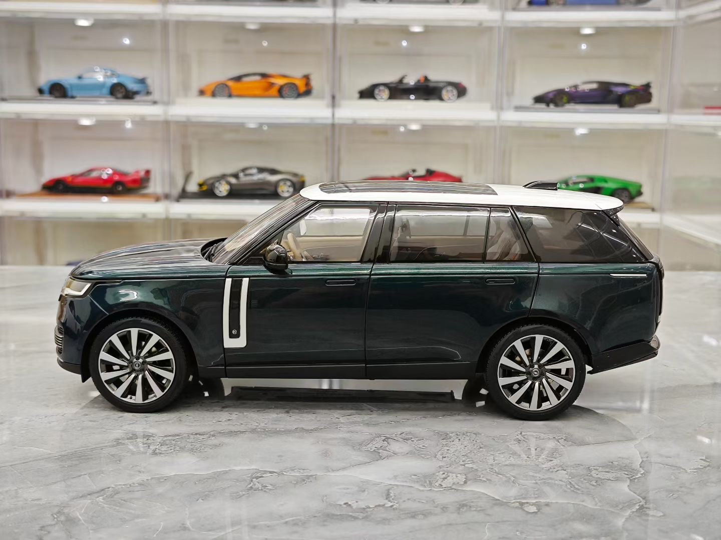 LCD 1/18 Land Rover Range Rover Grand Creation Long Wheelbase Edition