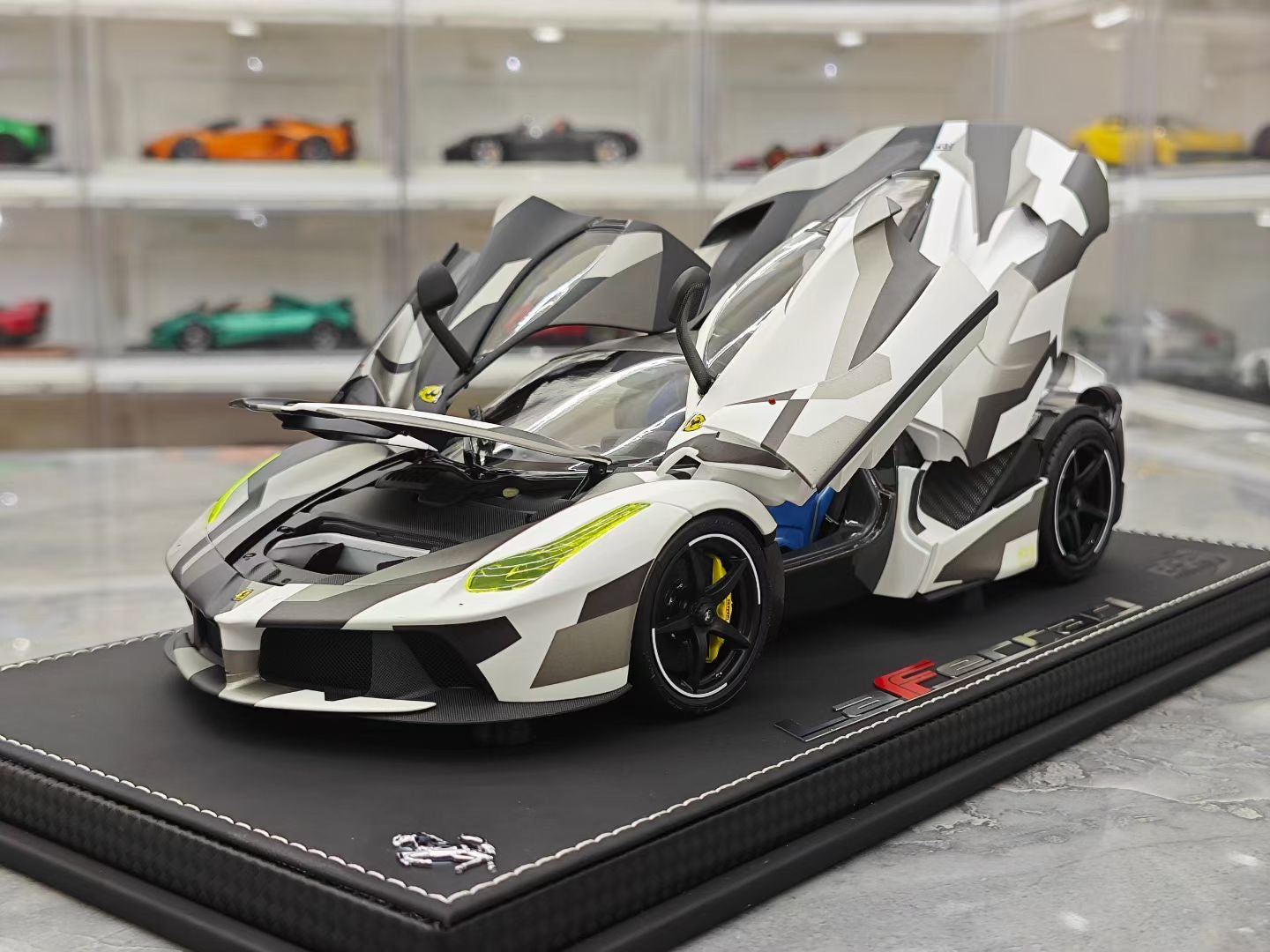 BBR 1/18 Ferrari LaFerrari Alloy Fully Deployed