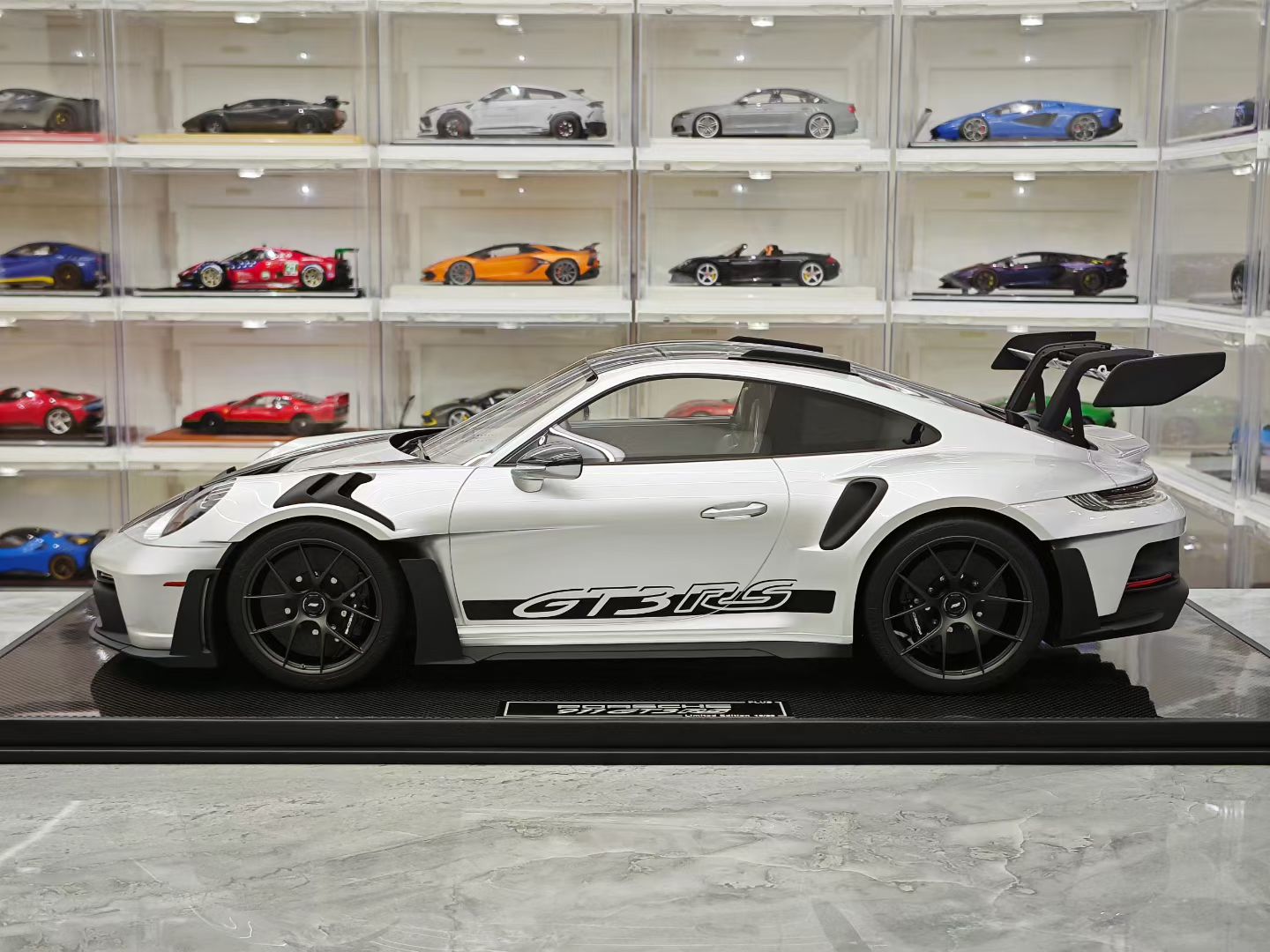 DM 1/8 Porsche 911 GT3RS Weissach Package Limited Edition Car Model