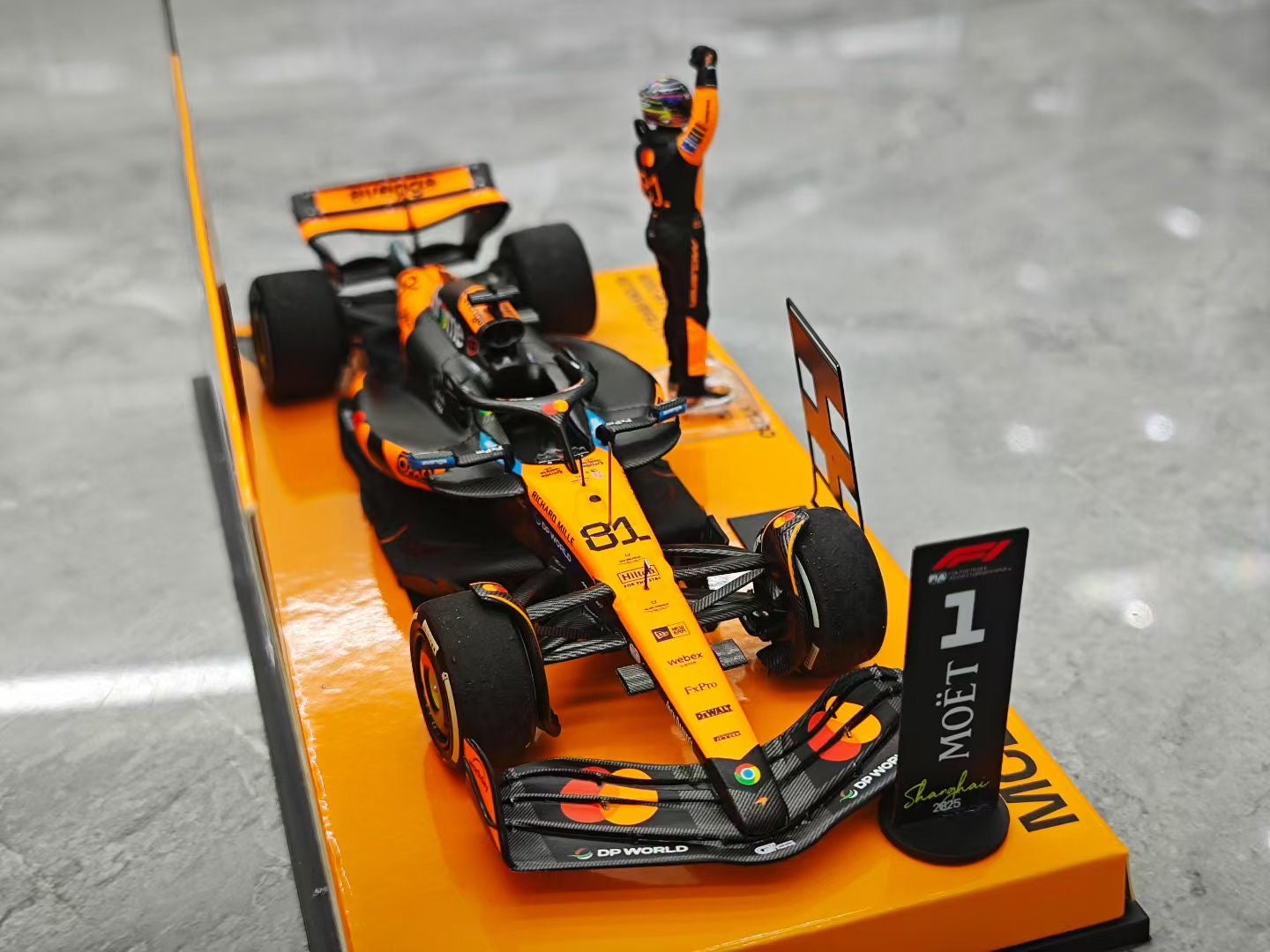 MINICHAMPS  1/43 2025 China Grand Prix MCL39 Special Edition Piastri F1