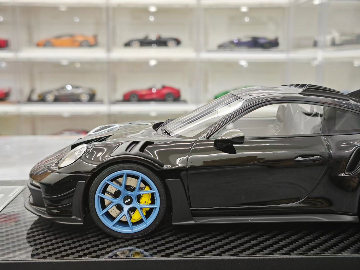VIP 1/18 Porsche 911 GT3 RS - Manthey Racing