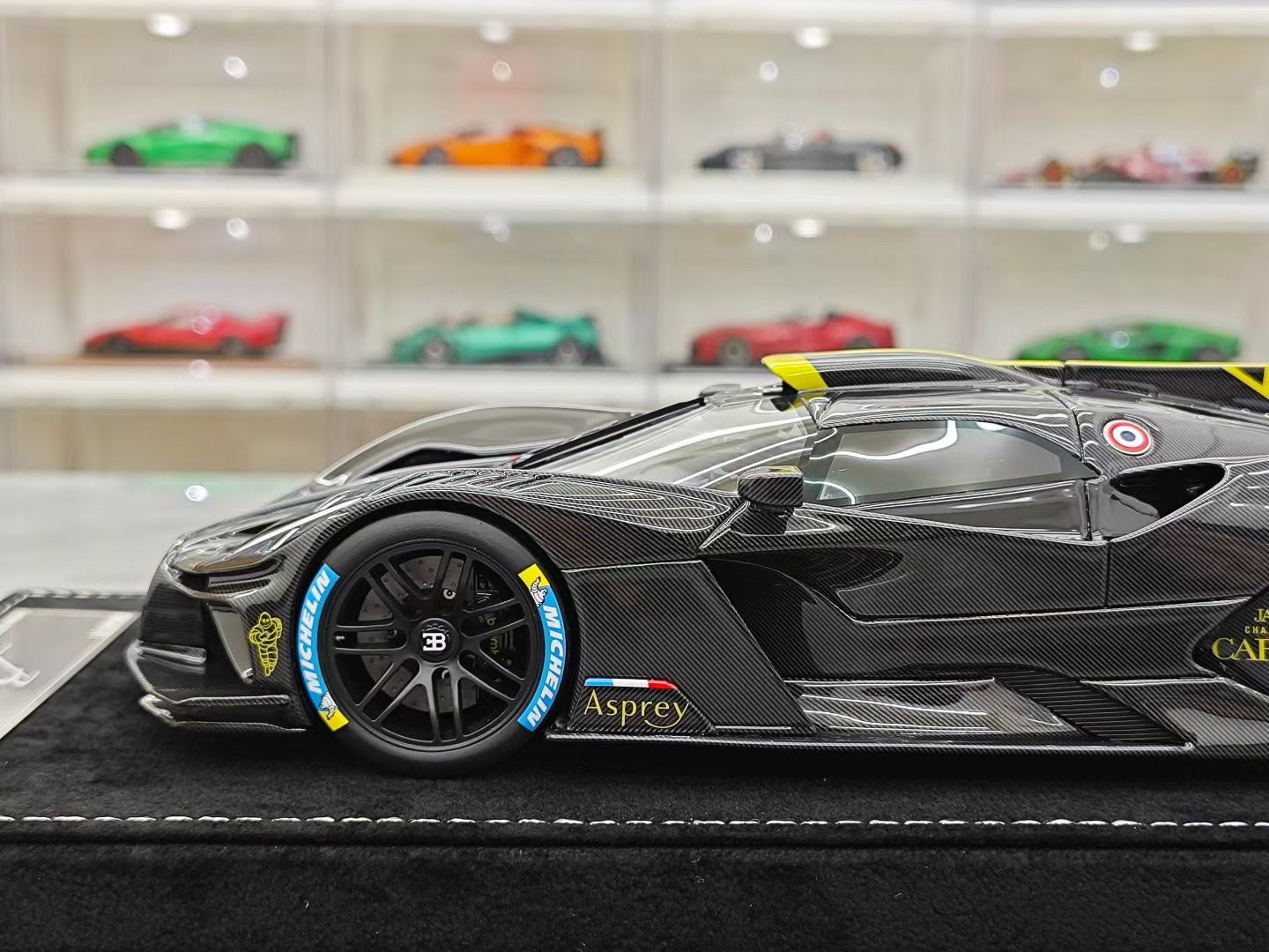 HH Model 1/18 Bugatti Bolide Fireball