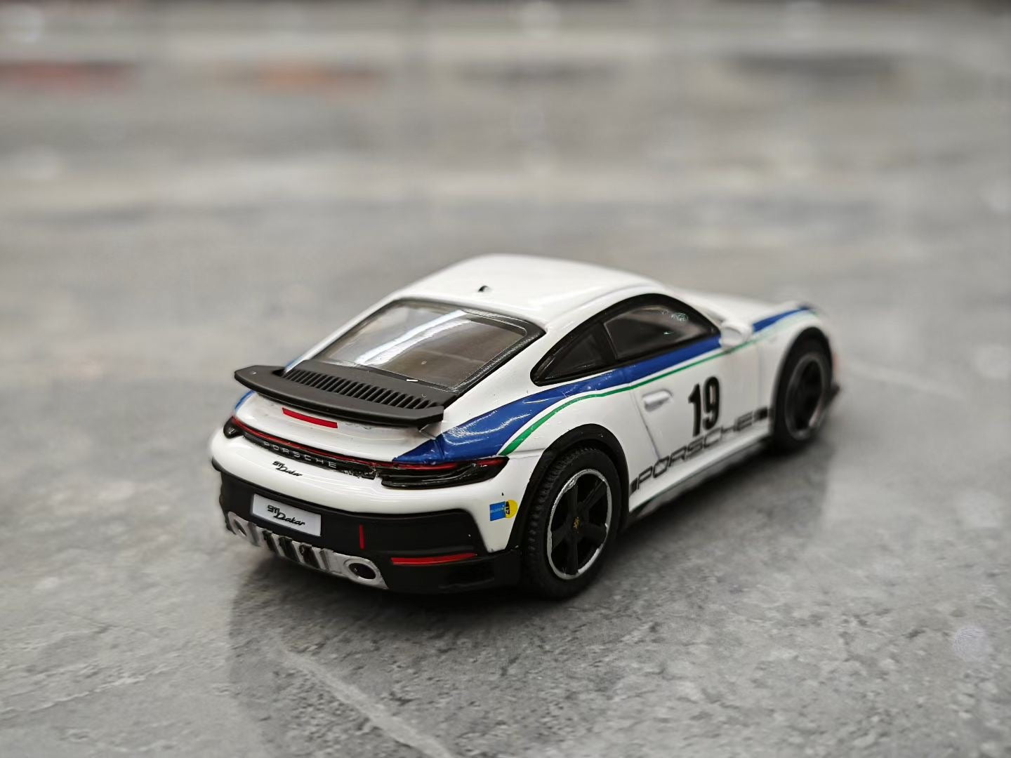 MINI GT 1/64 Porsche 911 Dakar Alloy