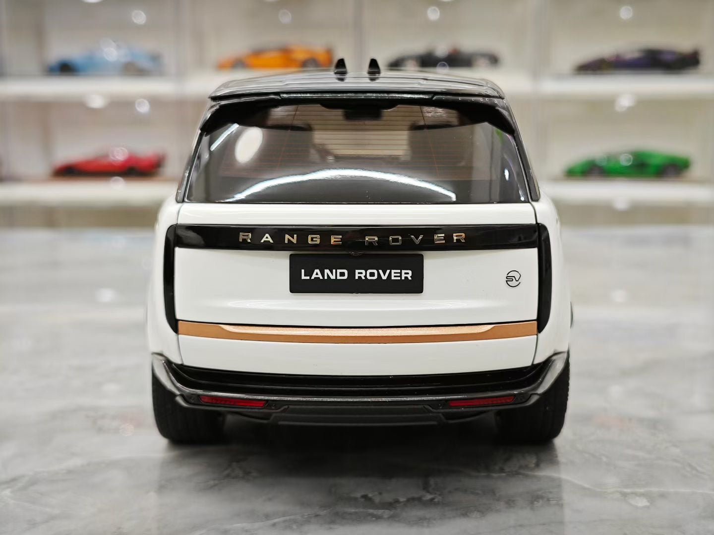 LCD 1/18 Land Rover Range Rover Grand Creation Long Wheelbase Edition