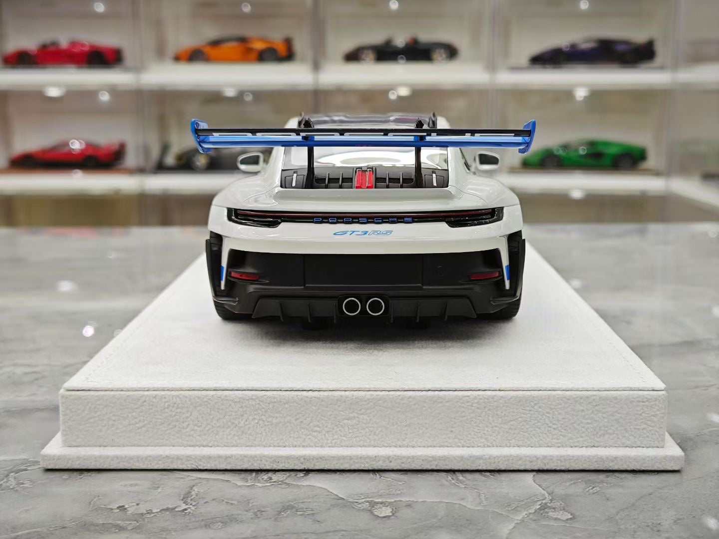 FUELME  1/18 Porsche 992 GT3 RS