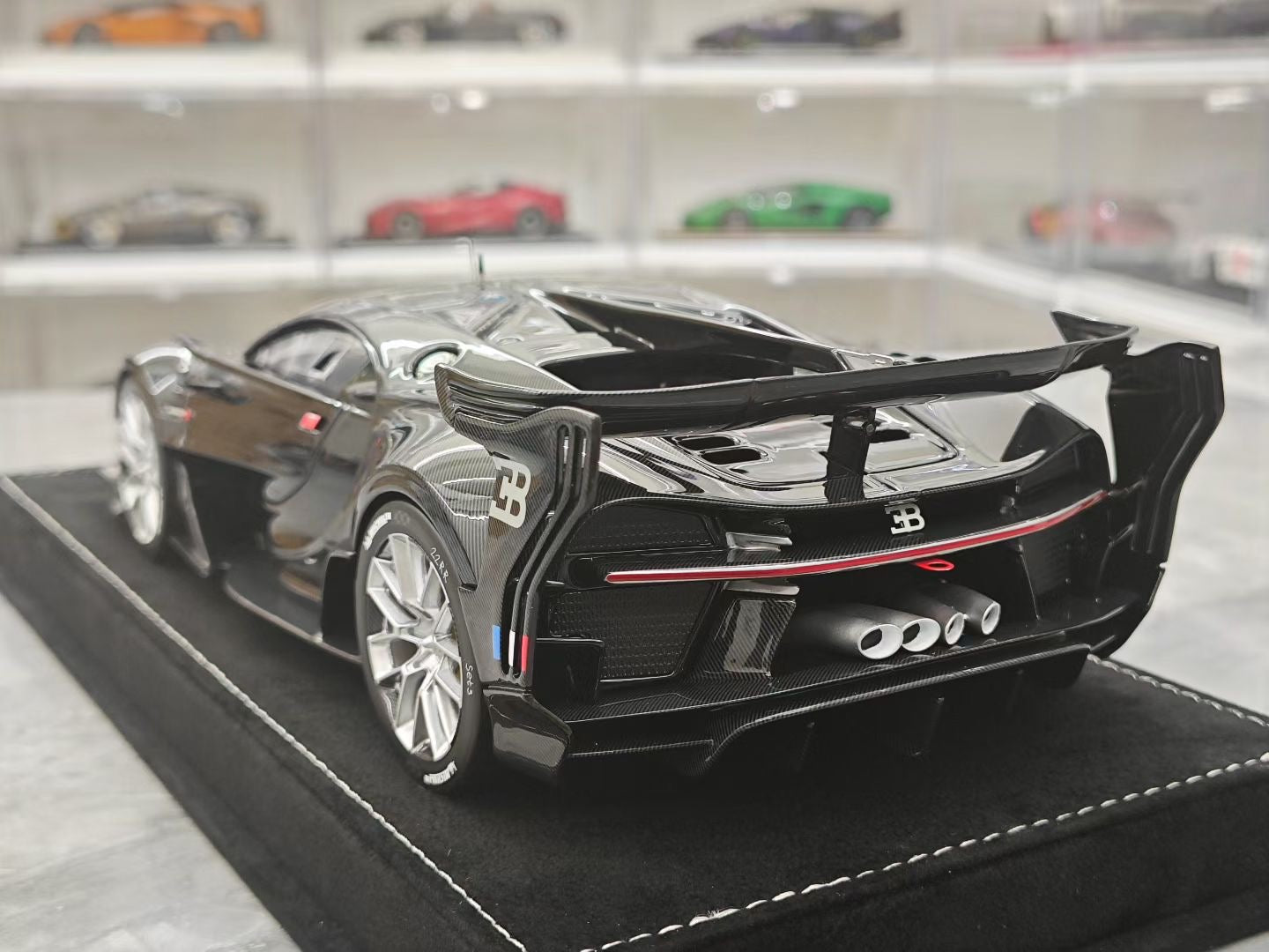 HH Model 1/18 Bugatti Vision G T