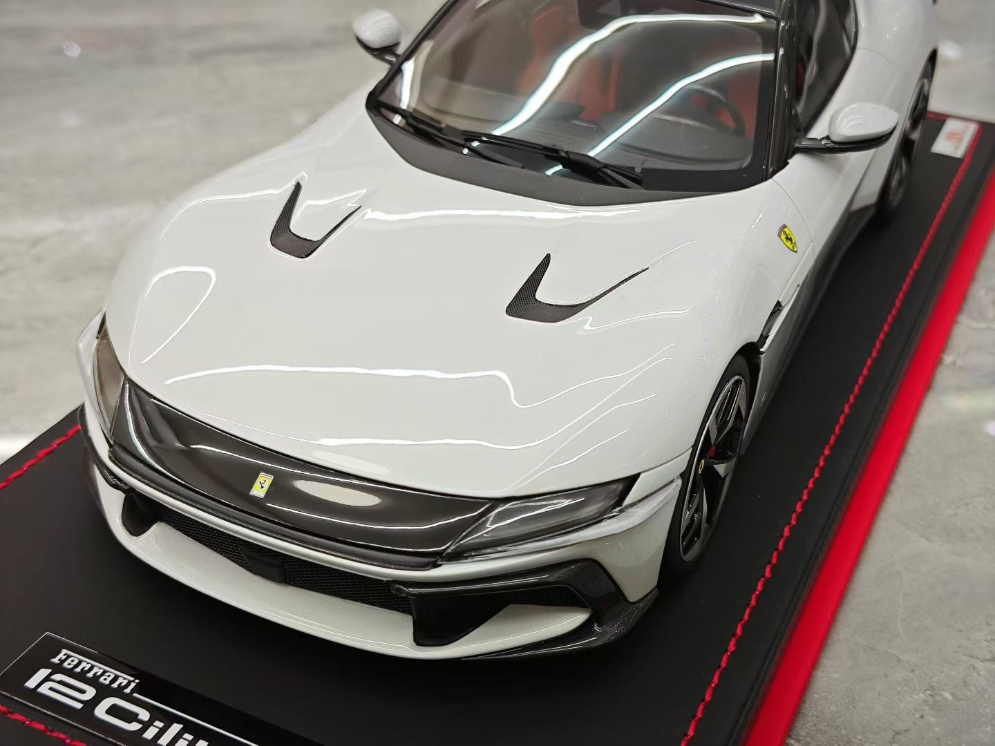 MR 1/18 Ferrari 12 Cilindri