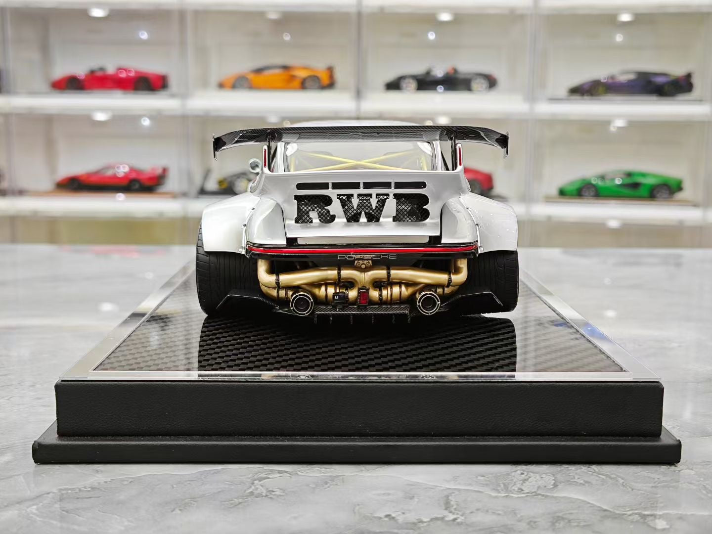 MCM 1/18 heavily modified Porsche 964 RWB widebody
